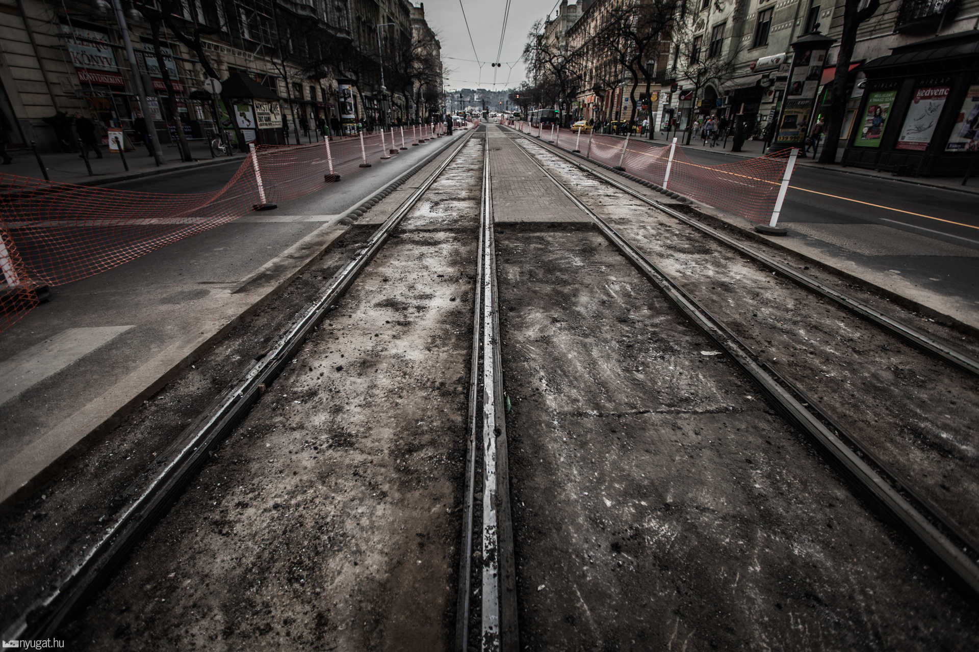 2015 tavaszának Budapestjén az apokalipszis rideg szele fúj keresztül