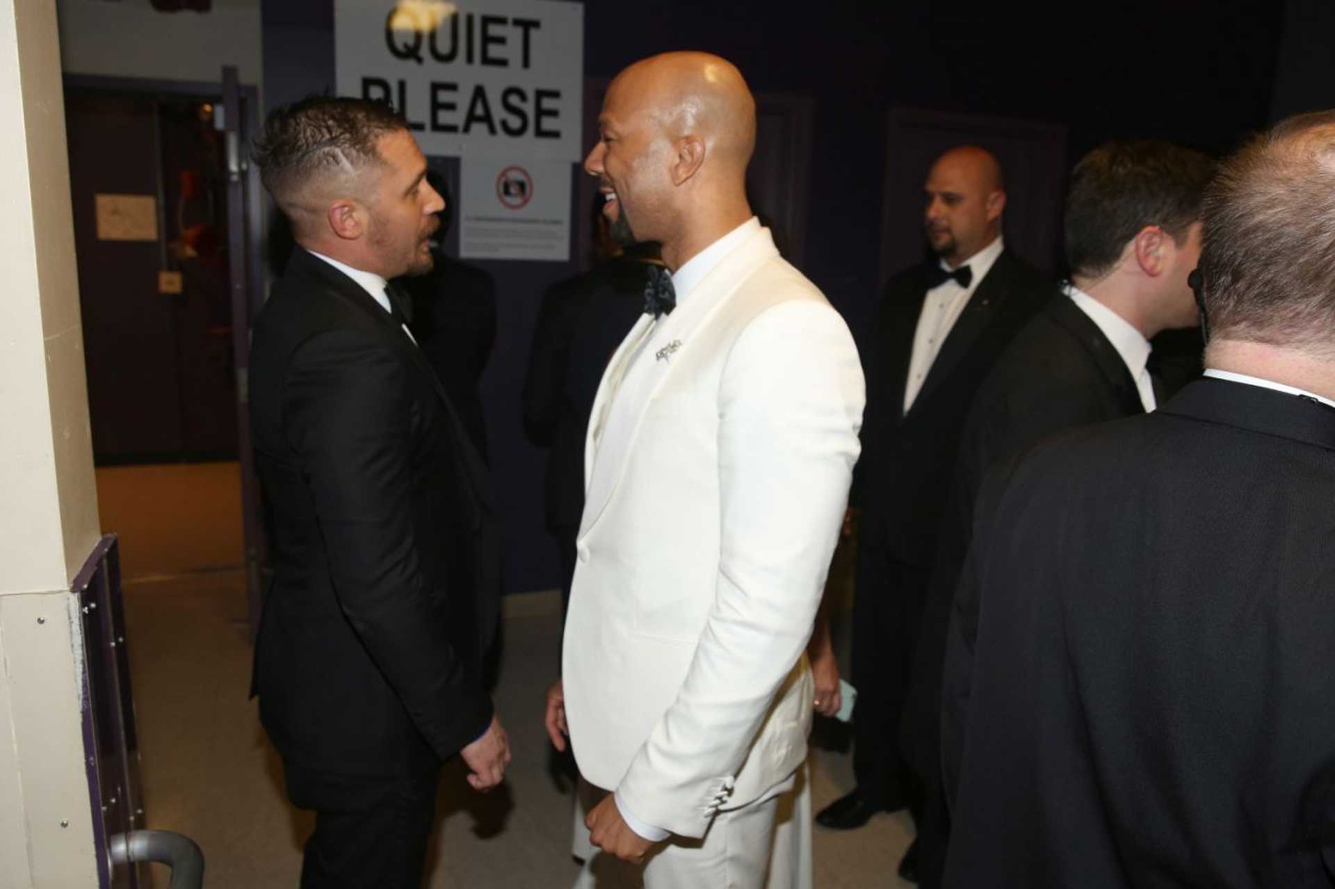 Tom Hardy és Common a színfalak mögött