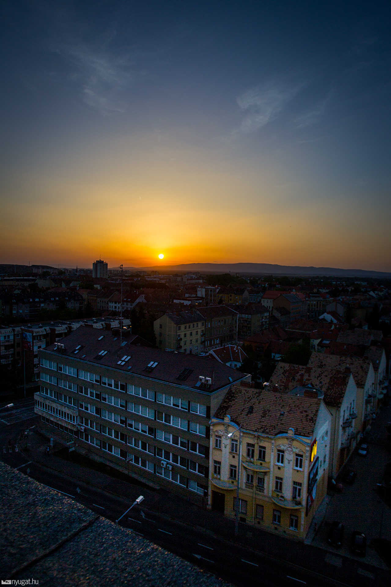 Szaharai homok színezte a mai napnyugatát