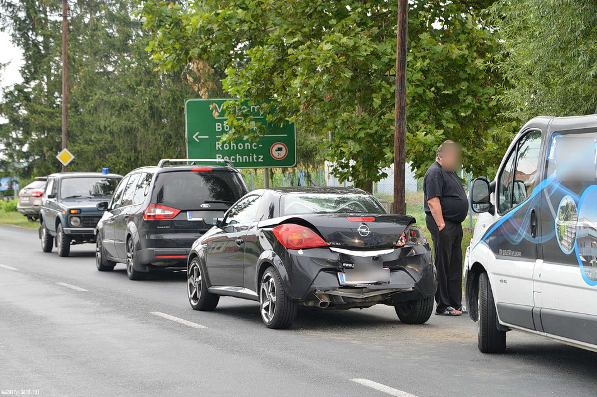 A vétlen Tigra volt a szendvics közepe