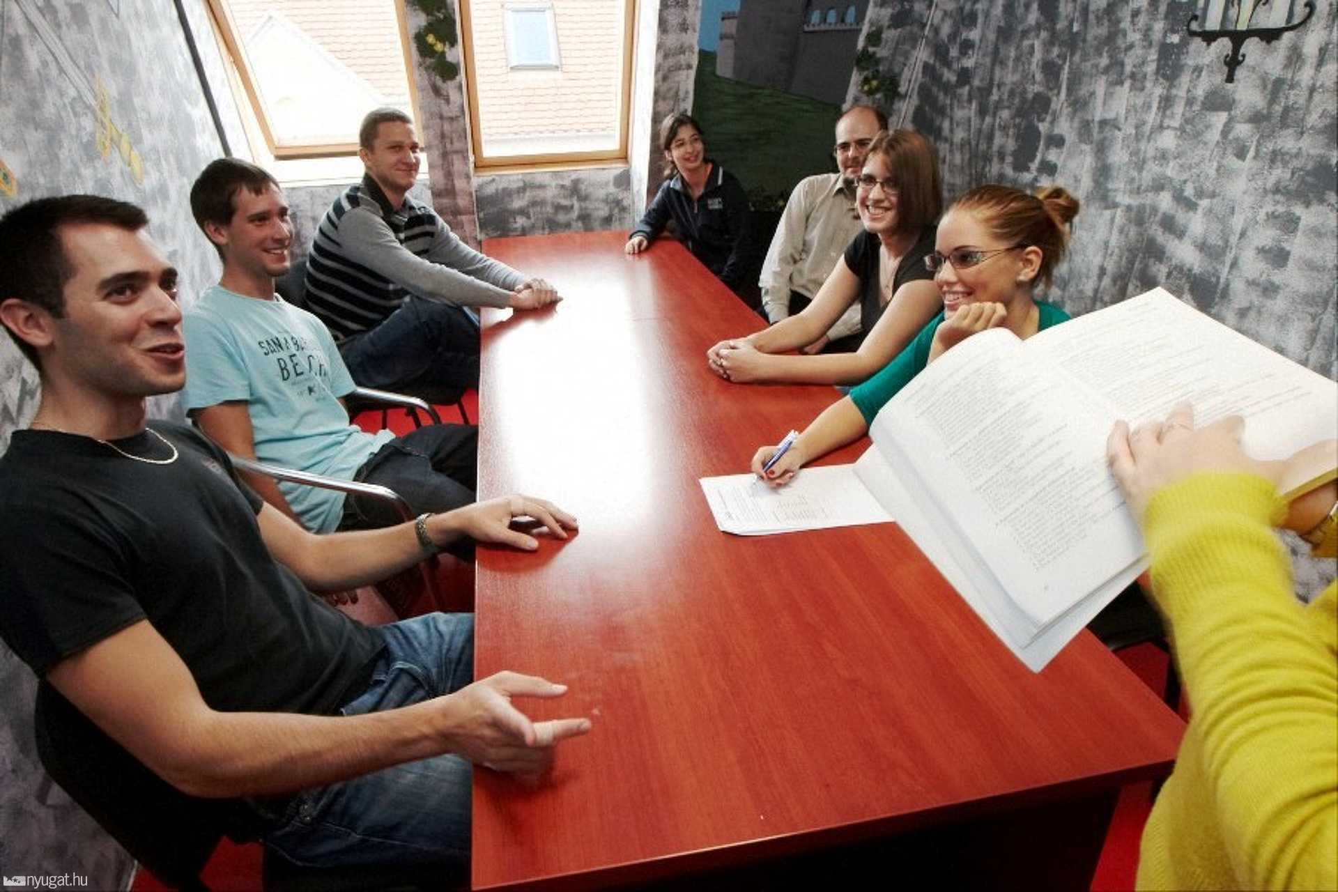 Angol, tök és a szellemek