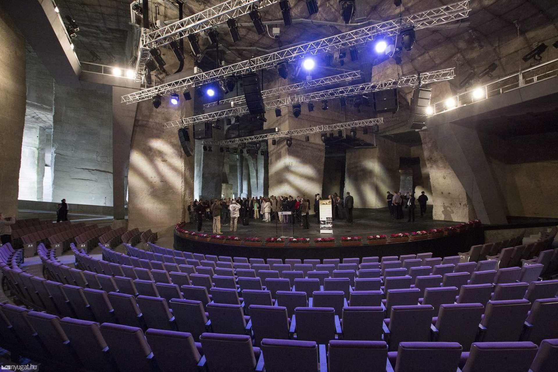 Fertőrákosi Kőfejtő és Barlangszínház 