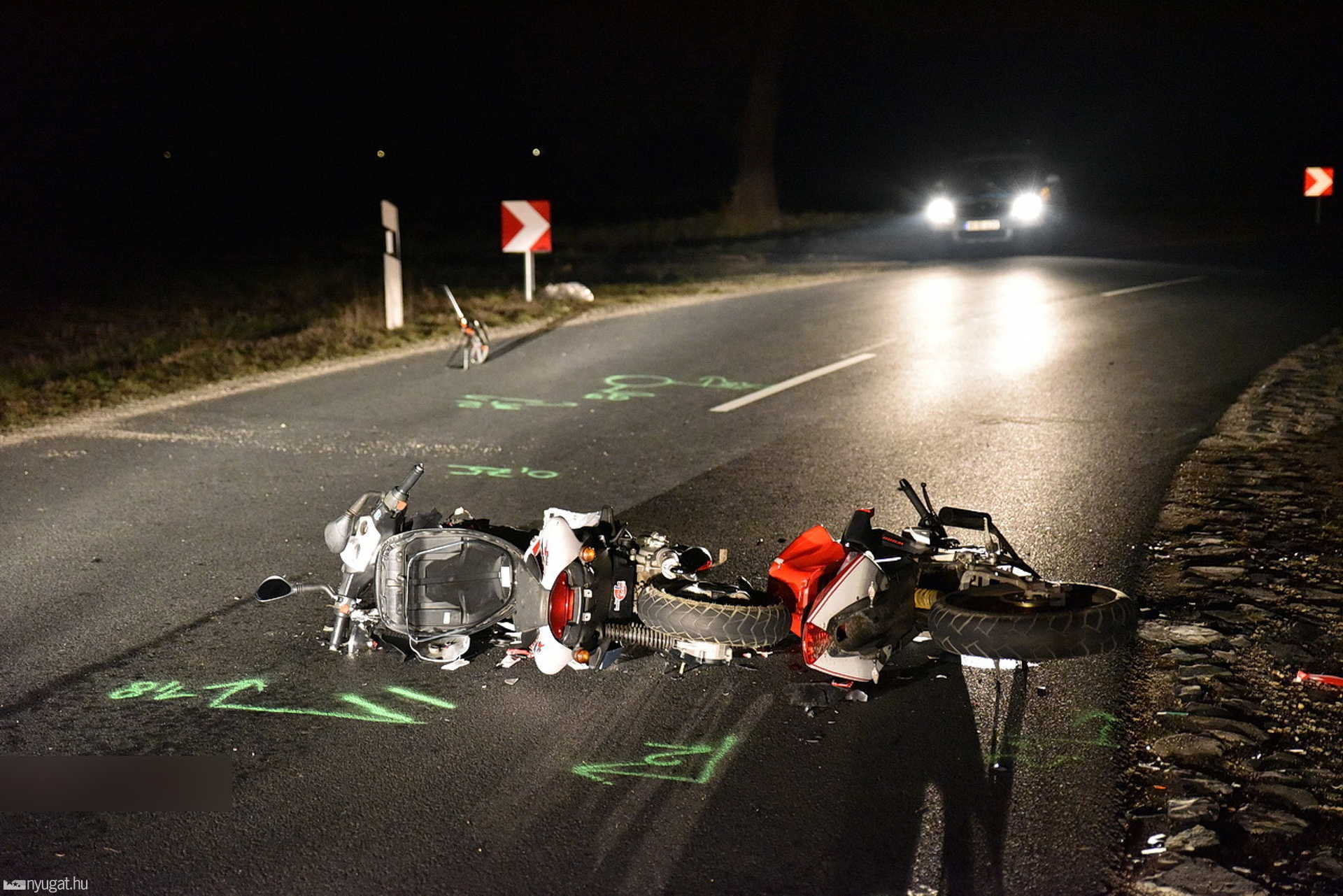 Segédmotorok ütköztek frontálisan Celldömölk közelében