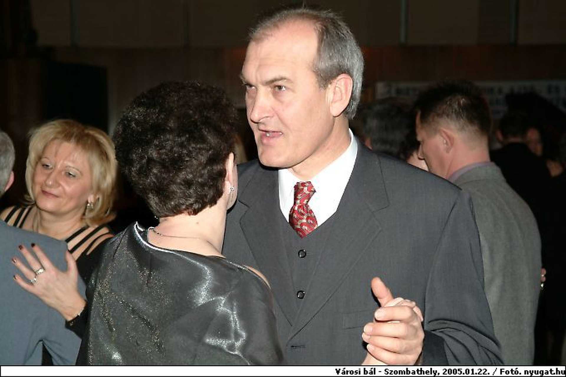 Városi bál 2005.