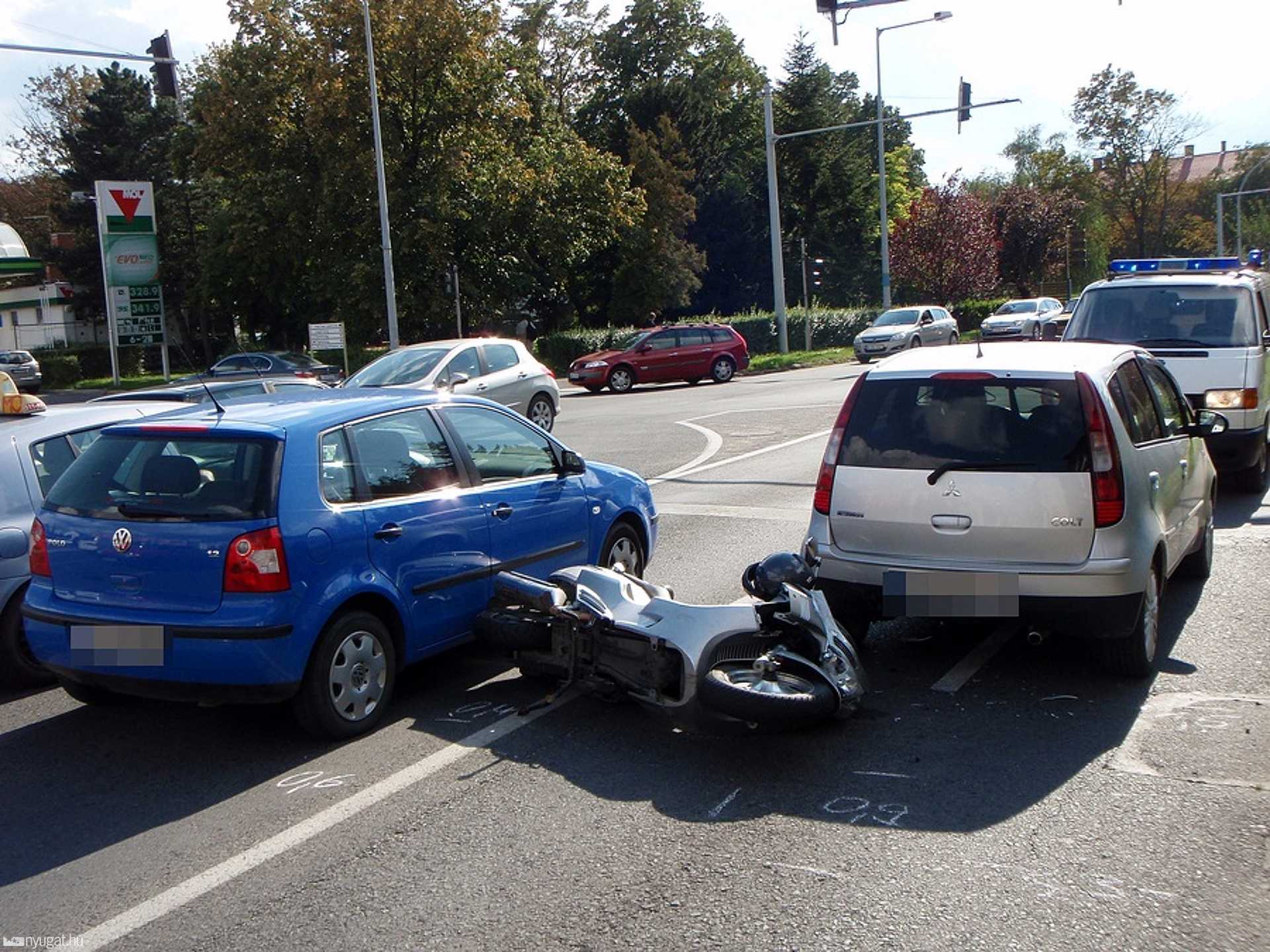 Motorbaleset Szombathelyen