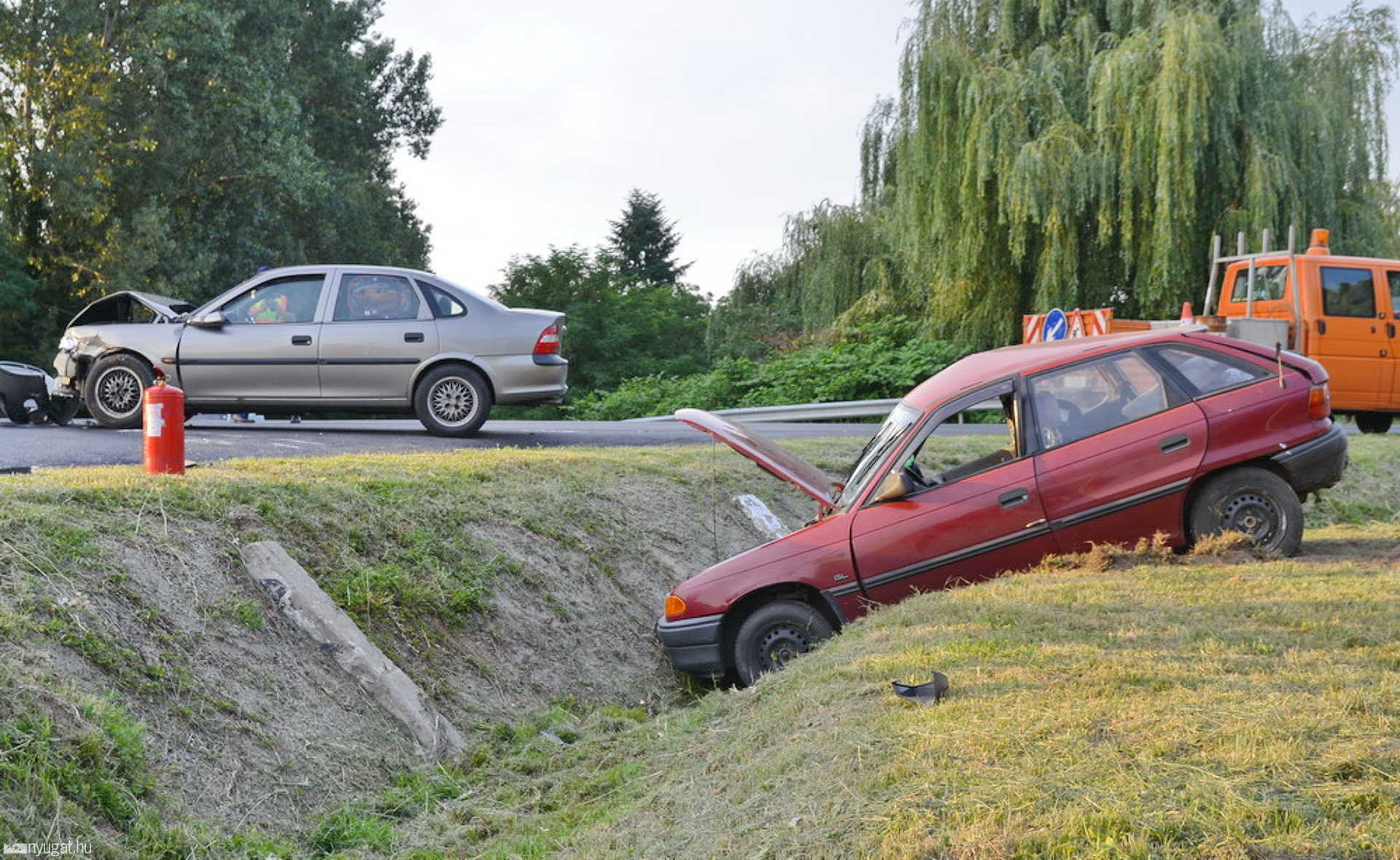 Astra hajtott a Vectra elé Sárváron