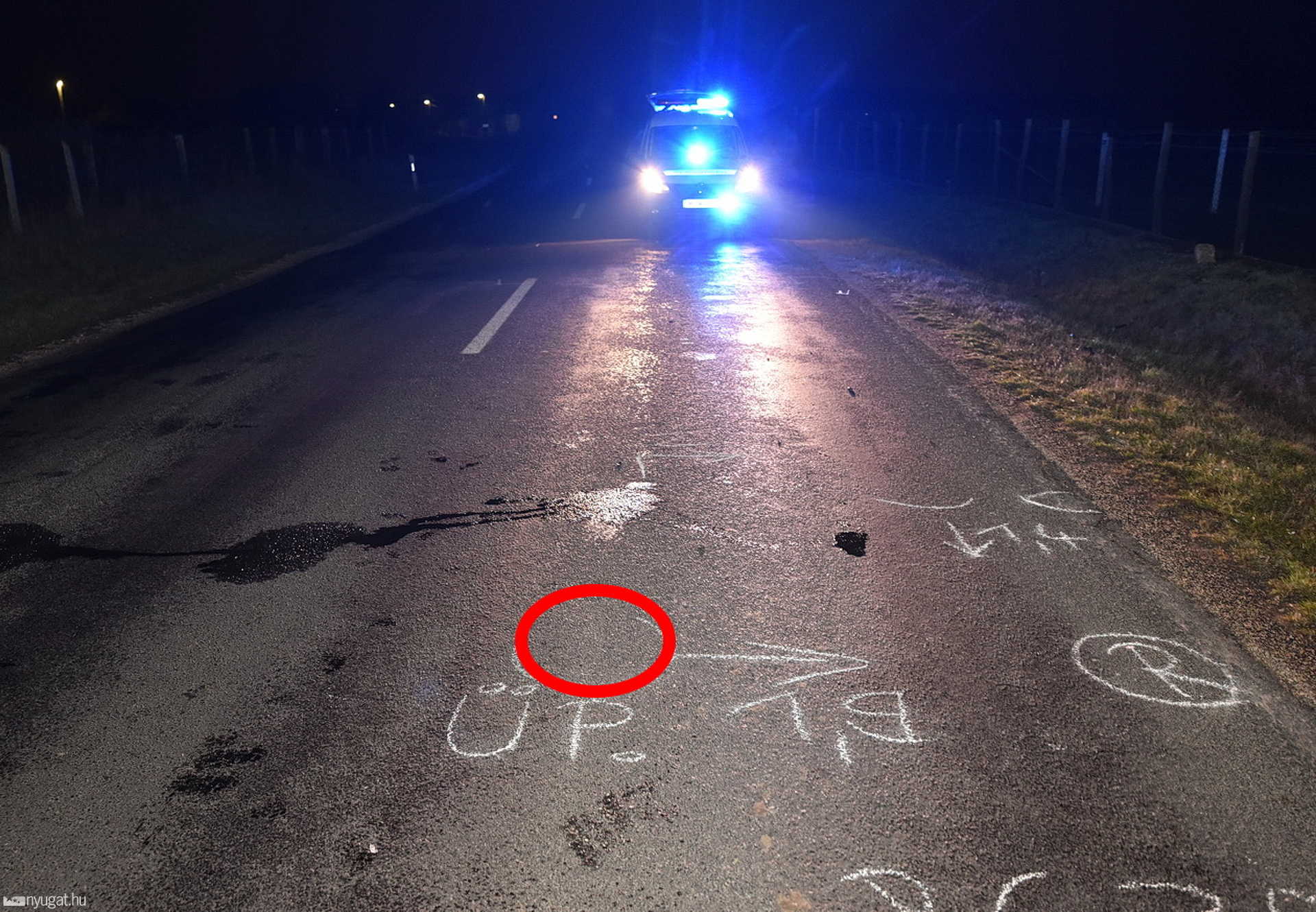 Sötét ruhás gyalogost gázolt egy Fiat Söpte közelében