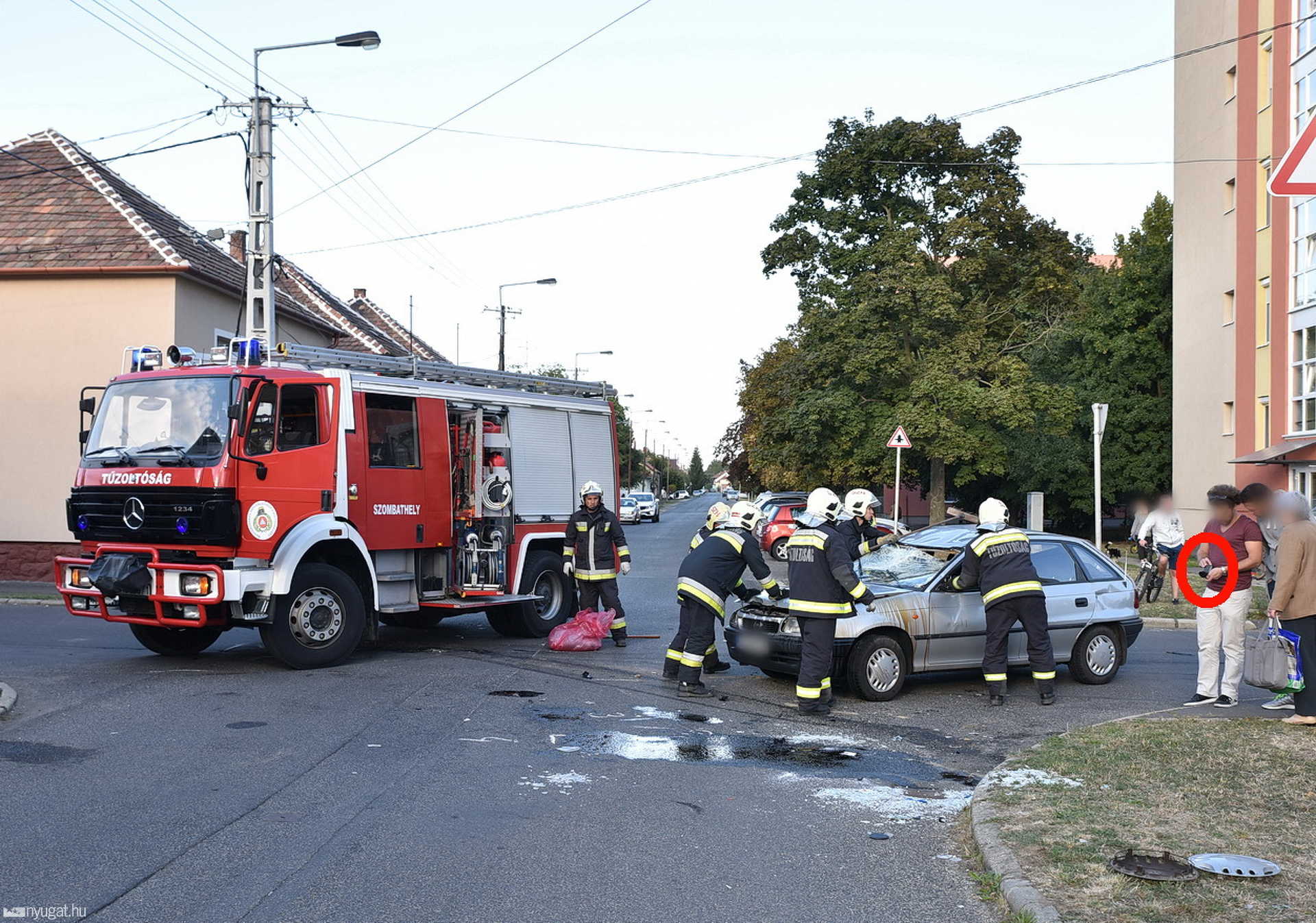 Ittas sofőr miatt borult fel egy Opel Szombathelyen
