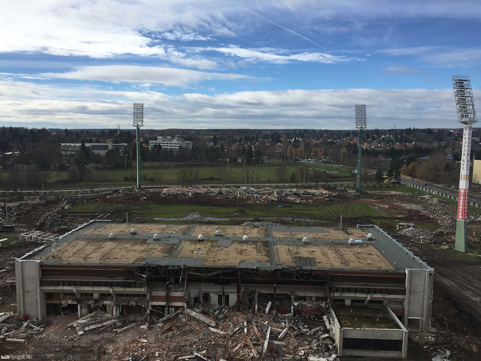 Olvasói fotók: A Rohonci úti stadion bontása