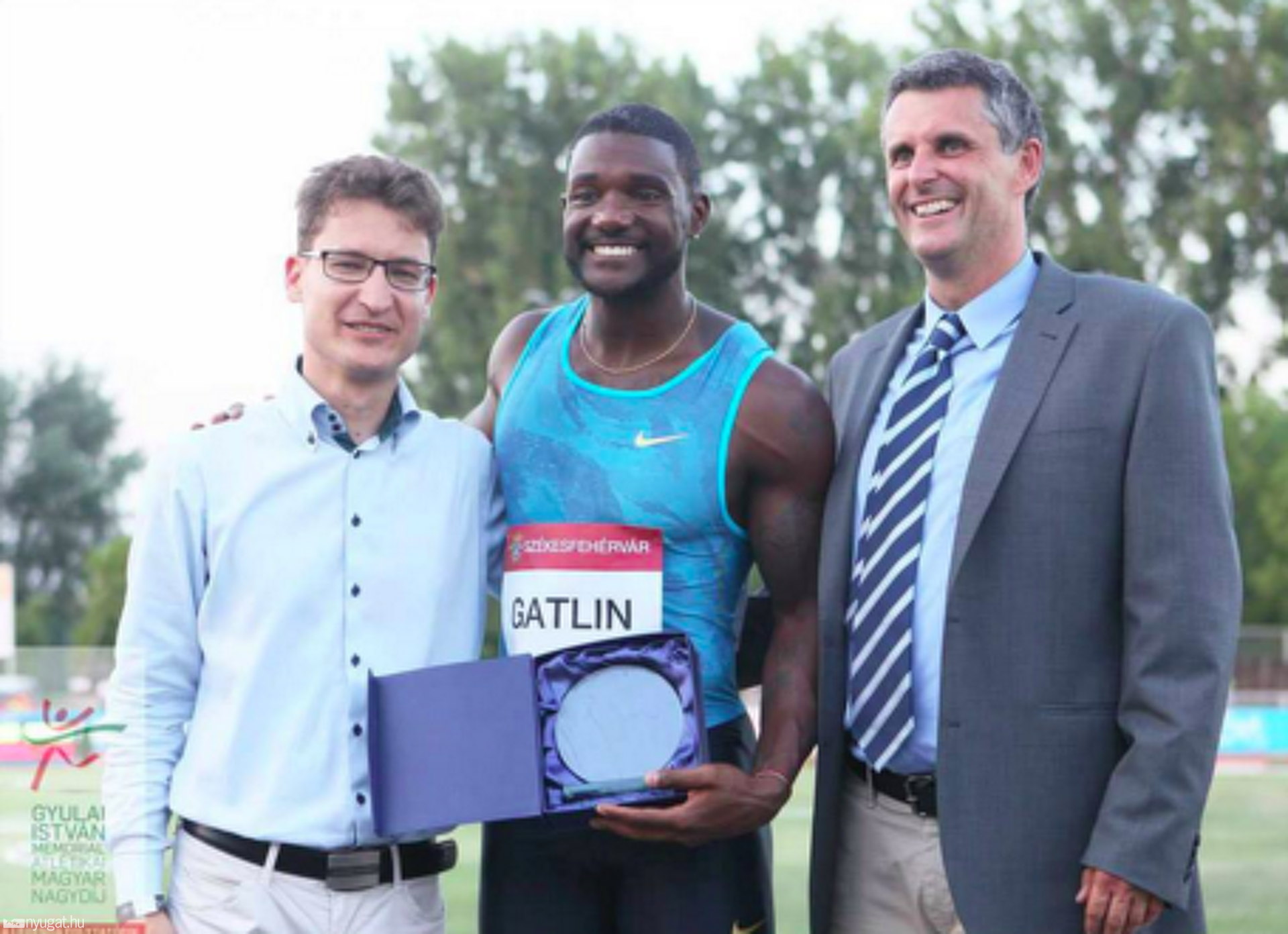 Spiriev Attila (a kép jobboldalán) Justin Gatlin társaságában a Gyulai Memoriálon