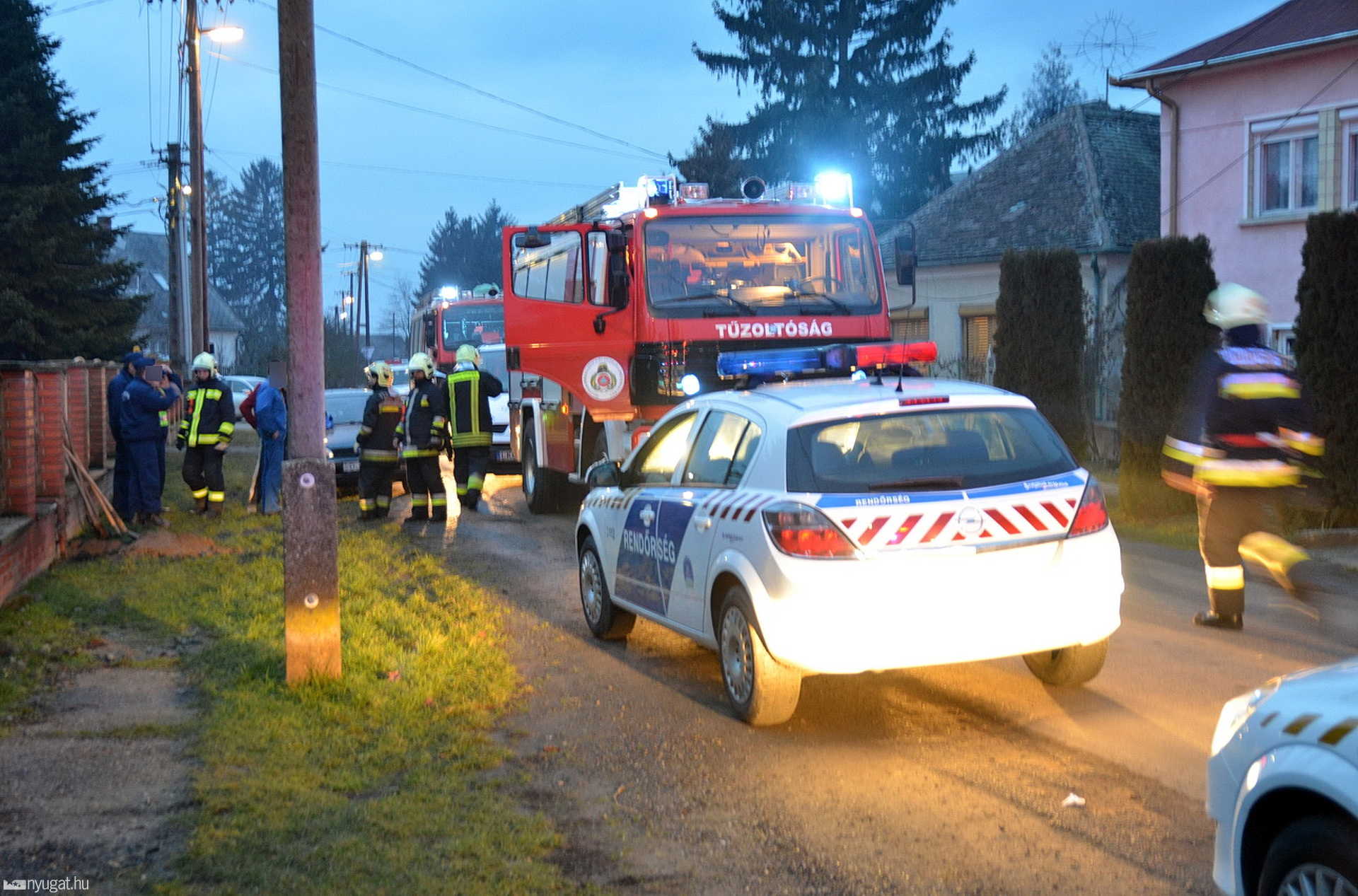 Gázcsövet tört el egy autó Táplánszentkereszten