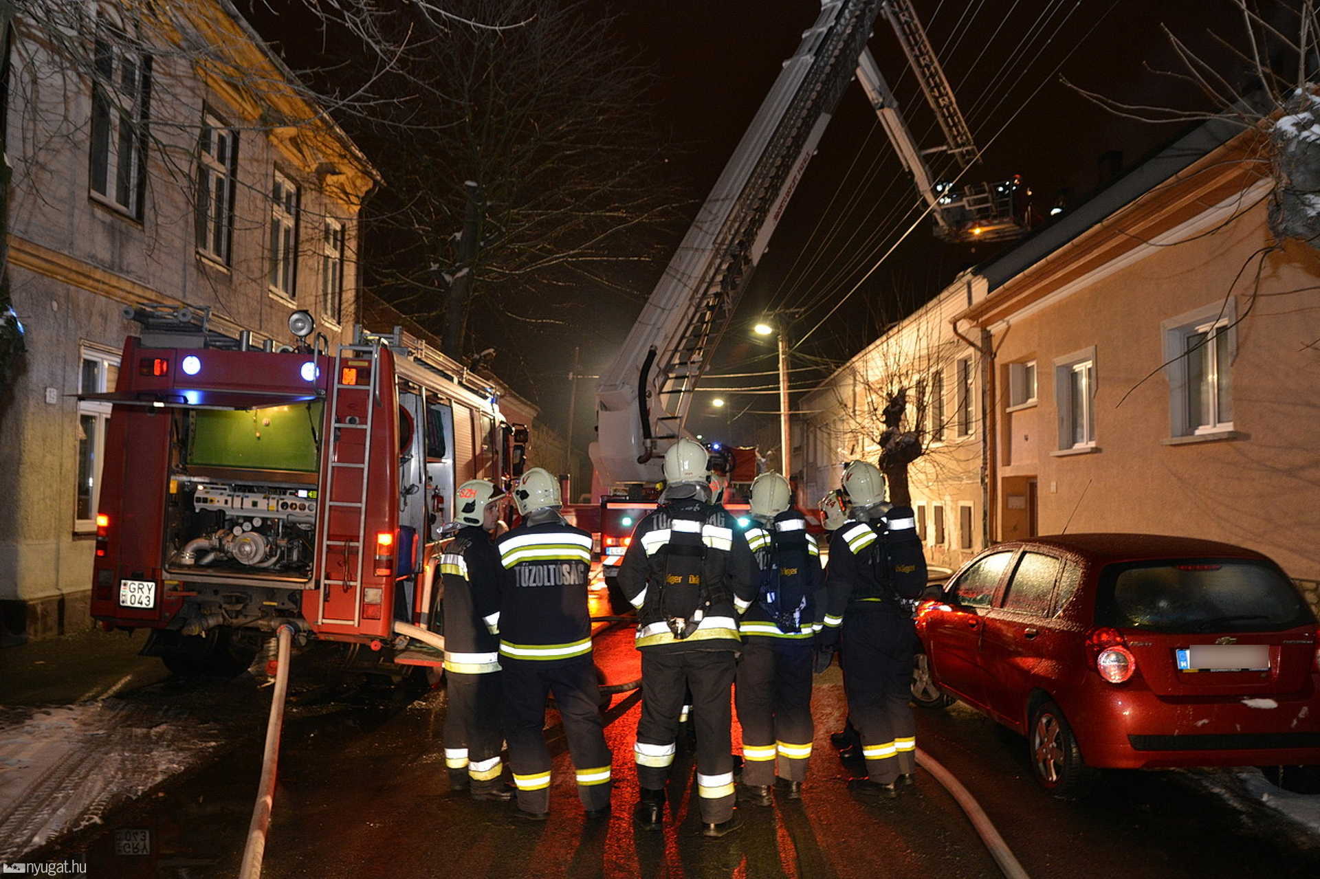 Tűz egy szombathelyi épület padlásterében