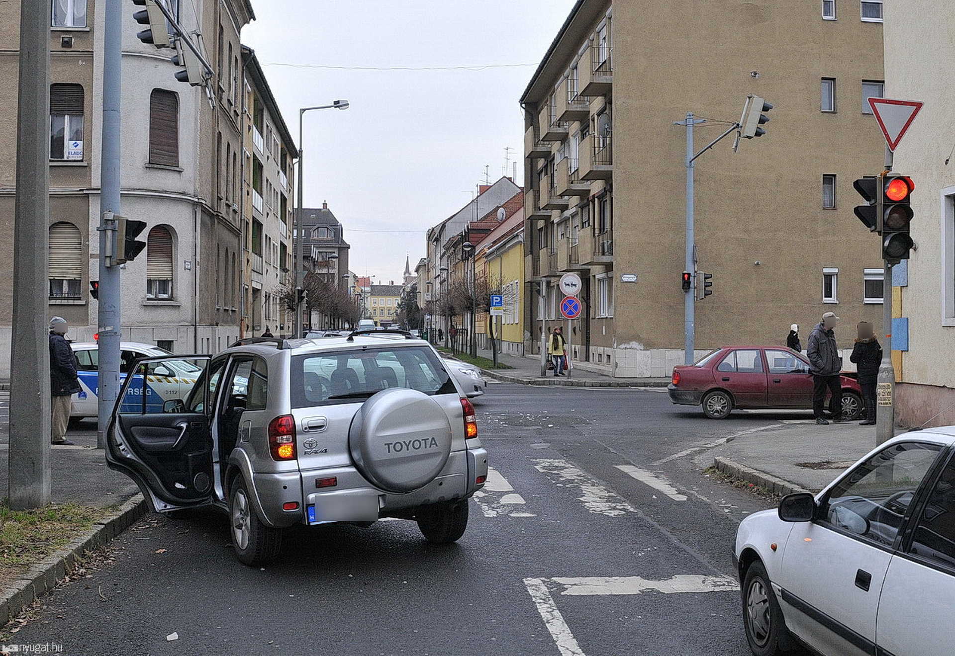 Baleset Szombathelyen a Vörösmarty - Kisfaludy utcák kereszteződésében