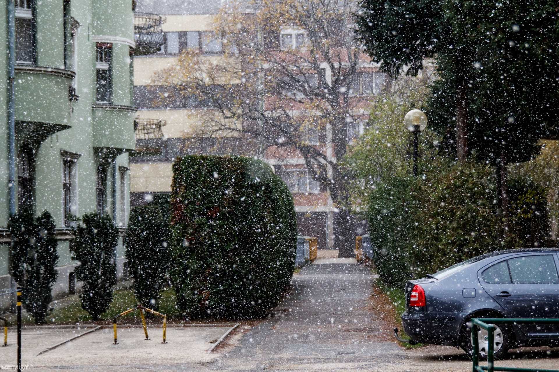 Esik a hó a belvárosban (november 26.)