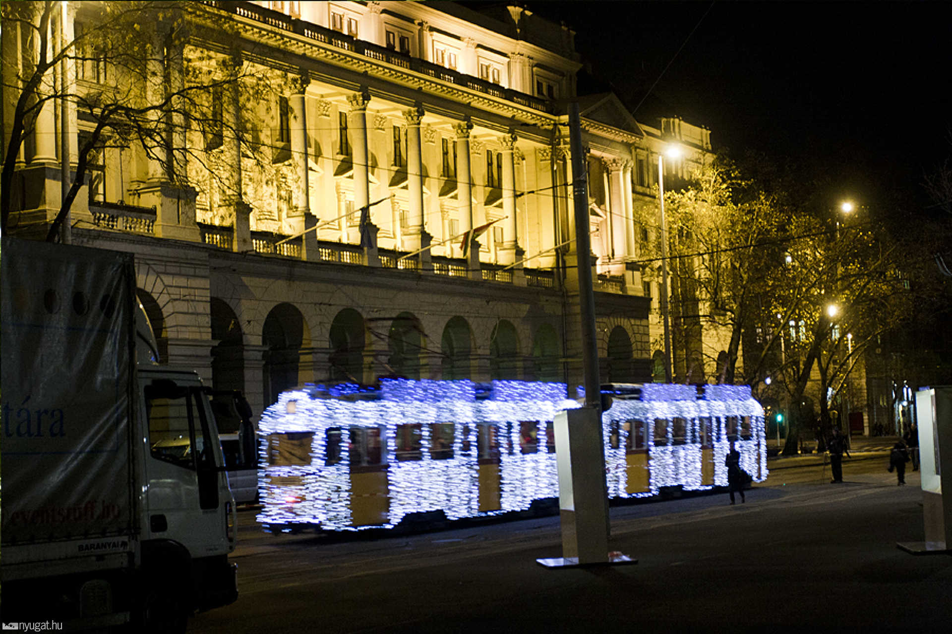 Az ország karácsonyfája a Kossuth téren