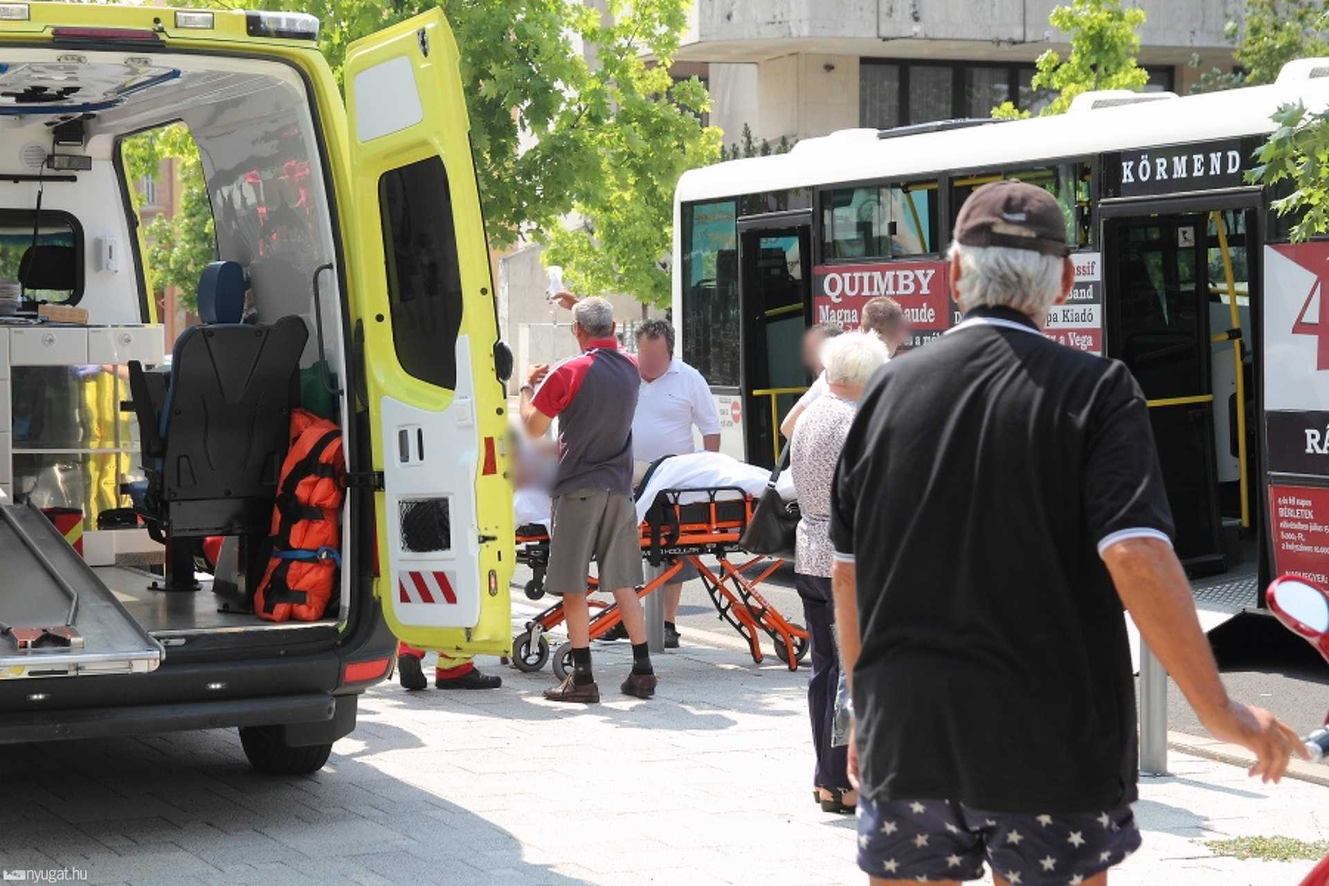 Szívrohamot kapott egy utas a helyijáratos buszon