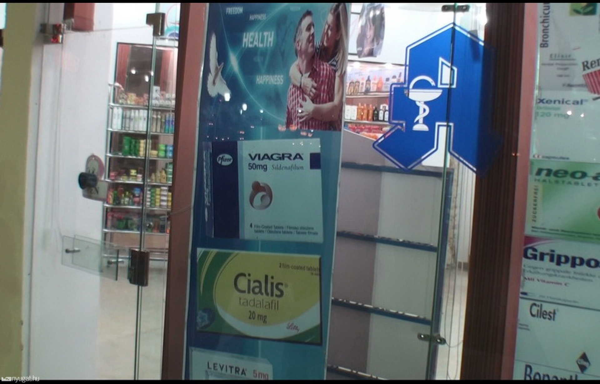 Viagra, Levitra, Cialis - konkurens potencianövelők egy plakáton