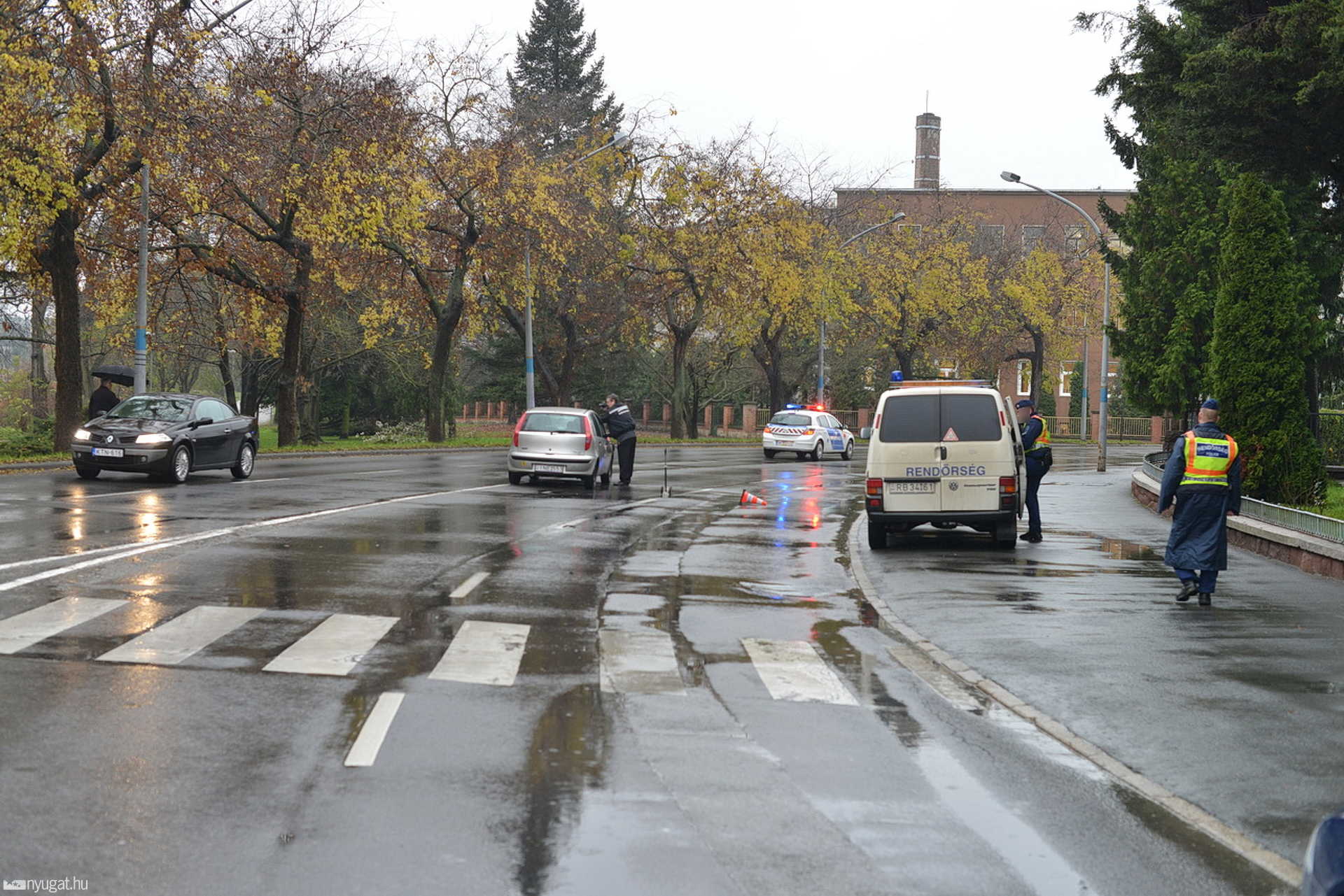 A rendőrség előtt ütötték el a gyalogosokat Szombathelyen