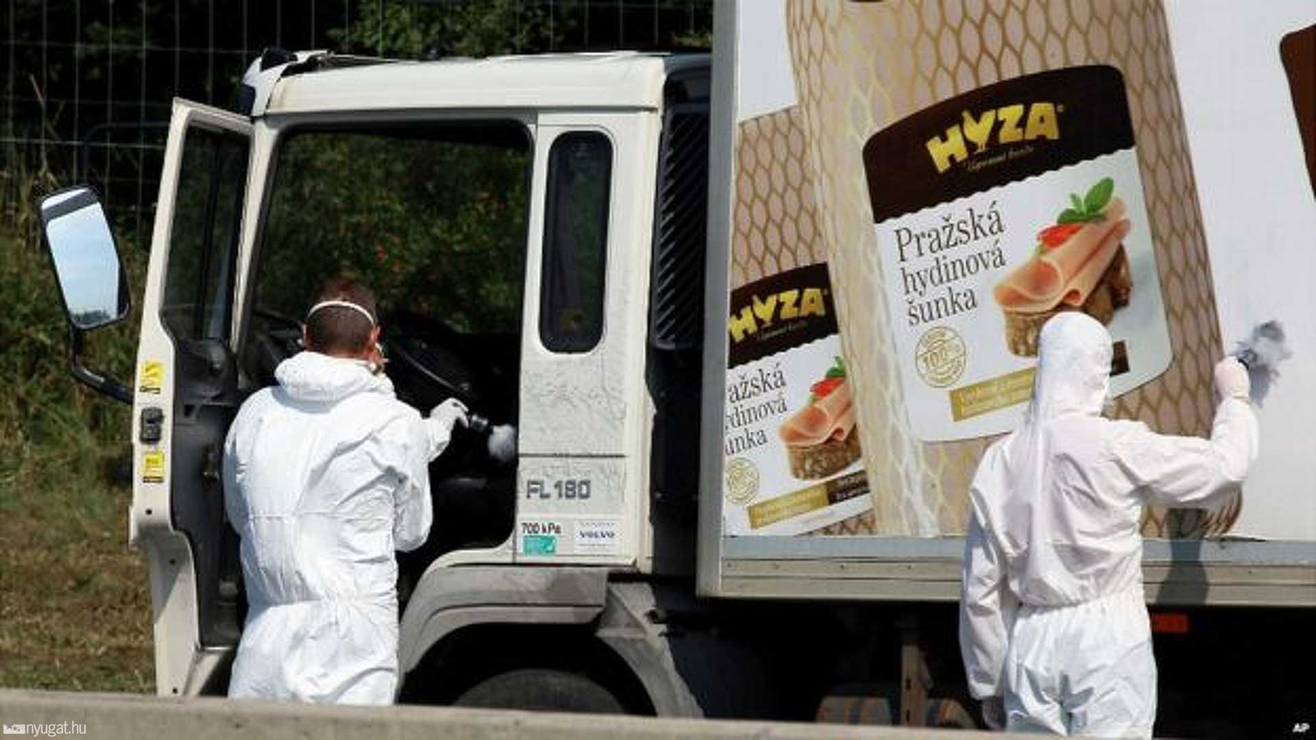 71 holttestet találtak a "halálkamionban"