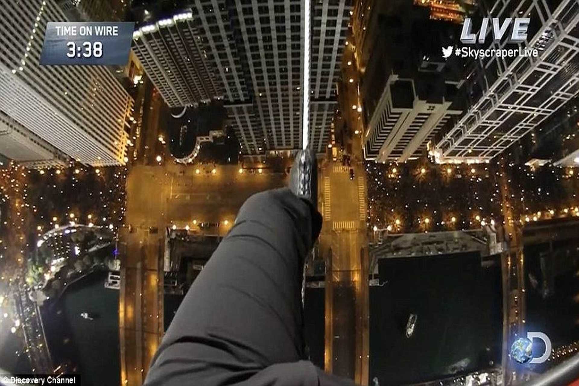 Döbbenetes chicagoi akciójával új rekordokat is felállított Nik Wallenda