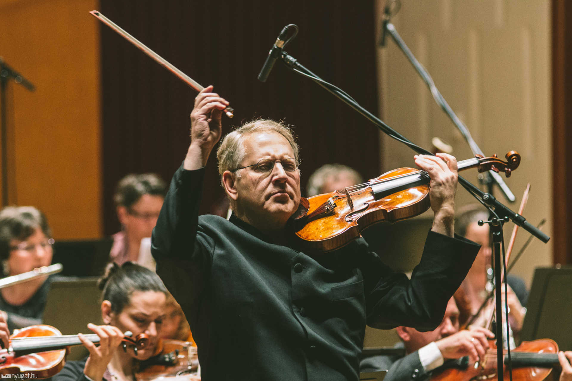 Shlomo Mintz és Vásáry Tamás a Savaria Szimfonikus Zenekarral