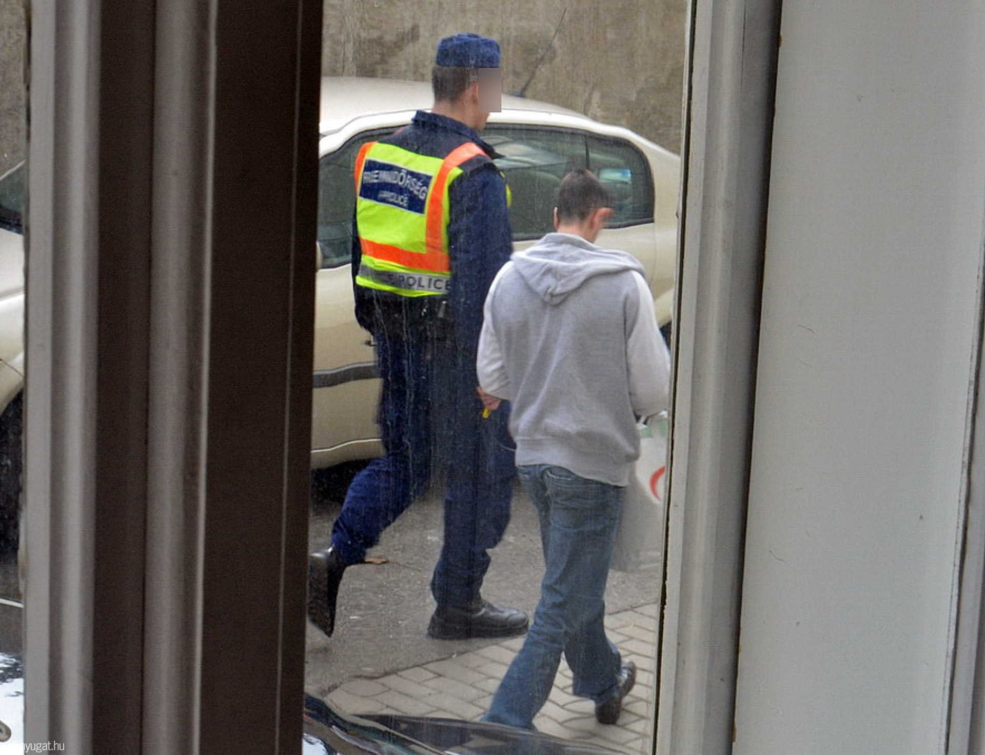 Előzetesbe kerültek a Jáki úti késelés gyanúsítottjai
