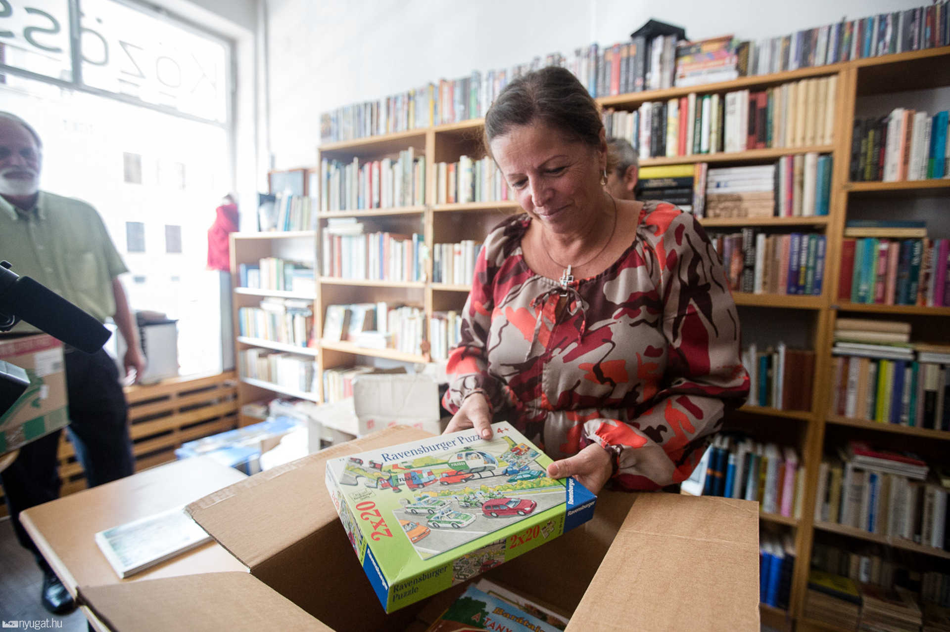 Átadták az adományokat a Charity Shopban