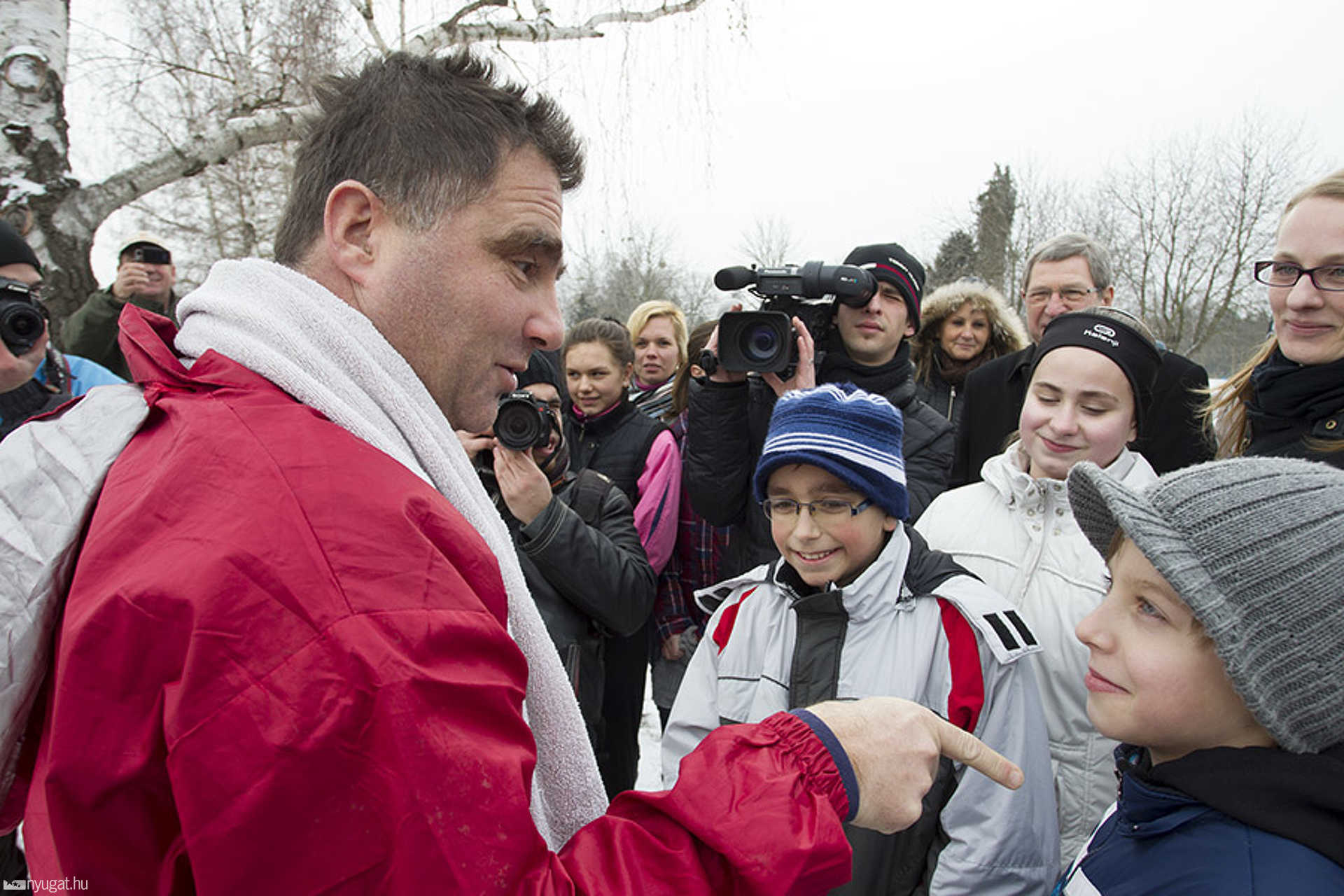 Schirilla György megmártózott a Csónakázótóban