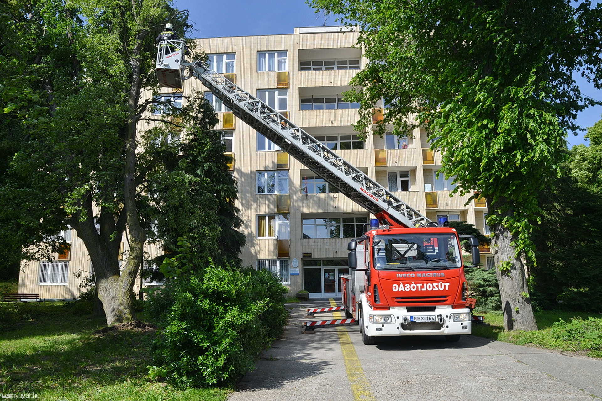 Károkat okozott a szélvihar Szombathelyen