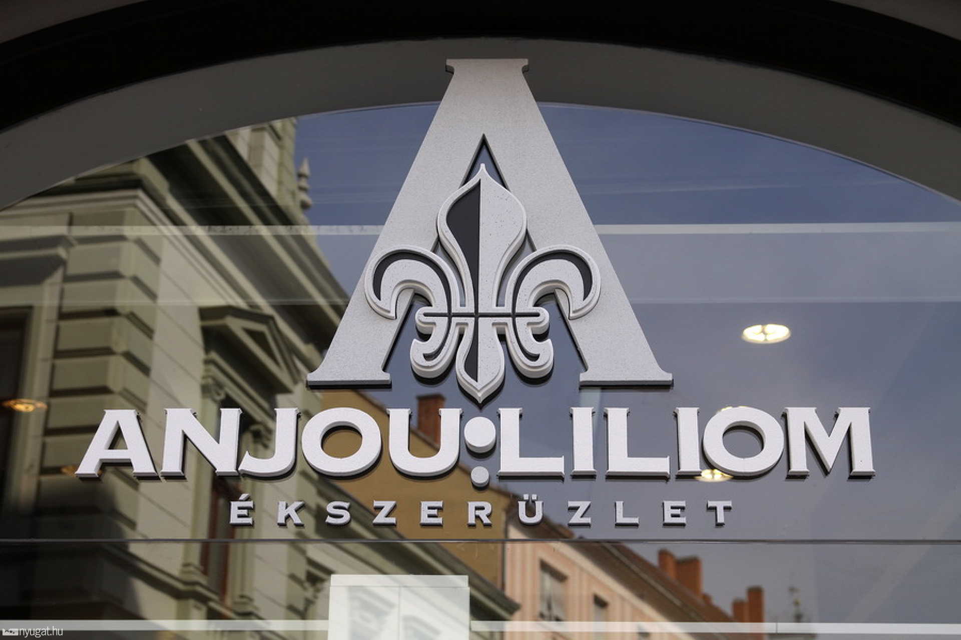 Anjou Liliom és Vinci Gold ékszerüzlet