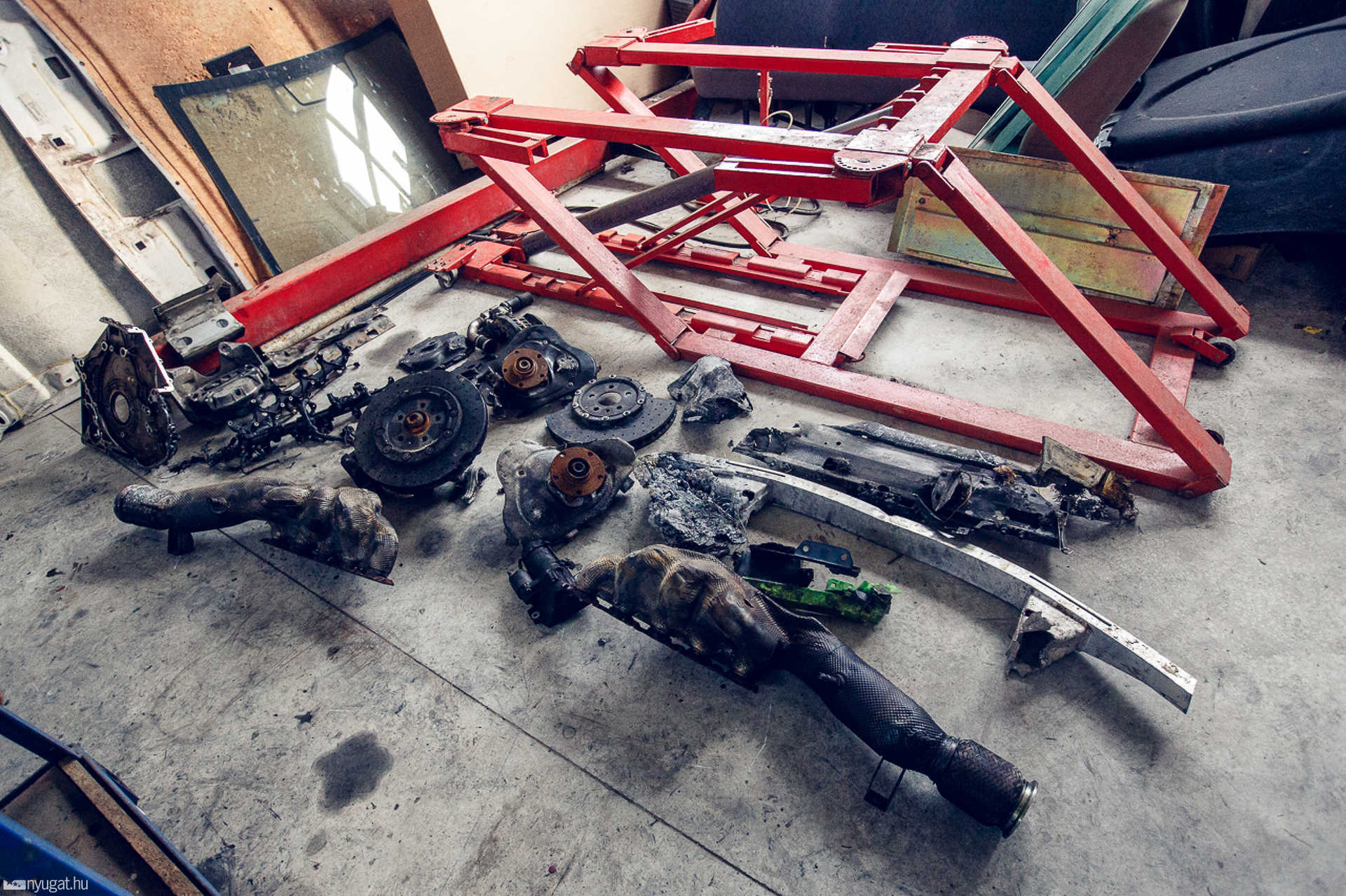 Lamborghini Huracan a hegyhátsáli autóbontóban