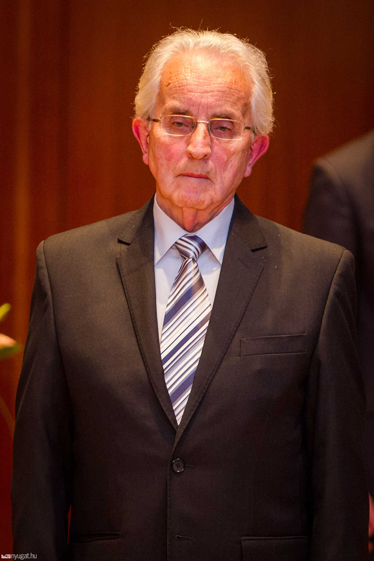 Dr. Gautier Barna