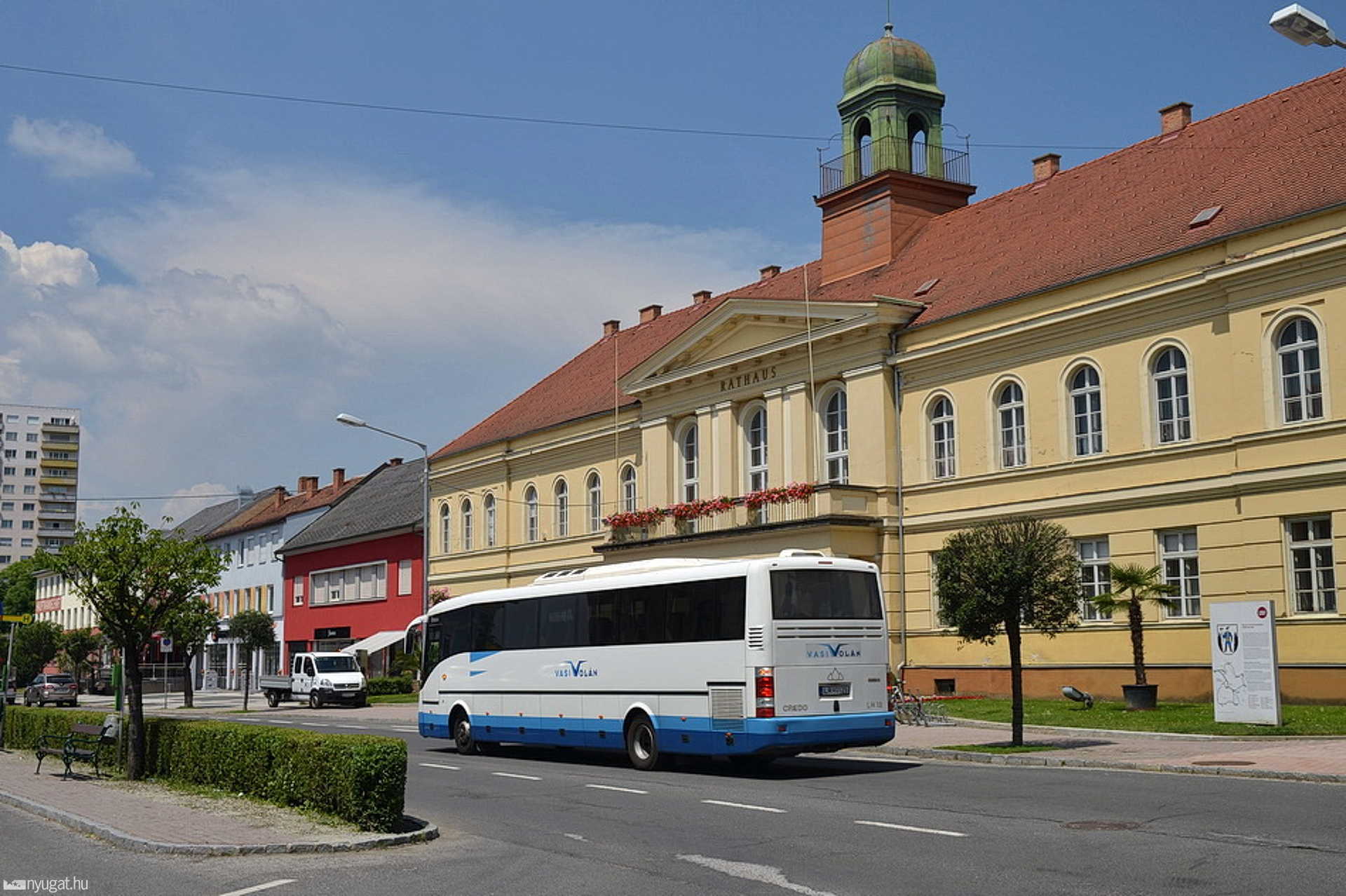 A magyar busztársaság járművei Oberwartban (illusztráció)