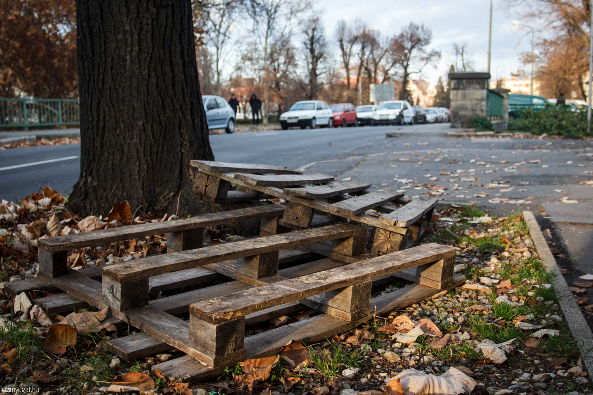 Kijavították a beszakadt járdát