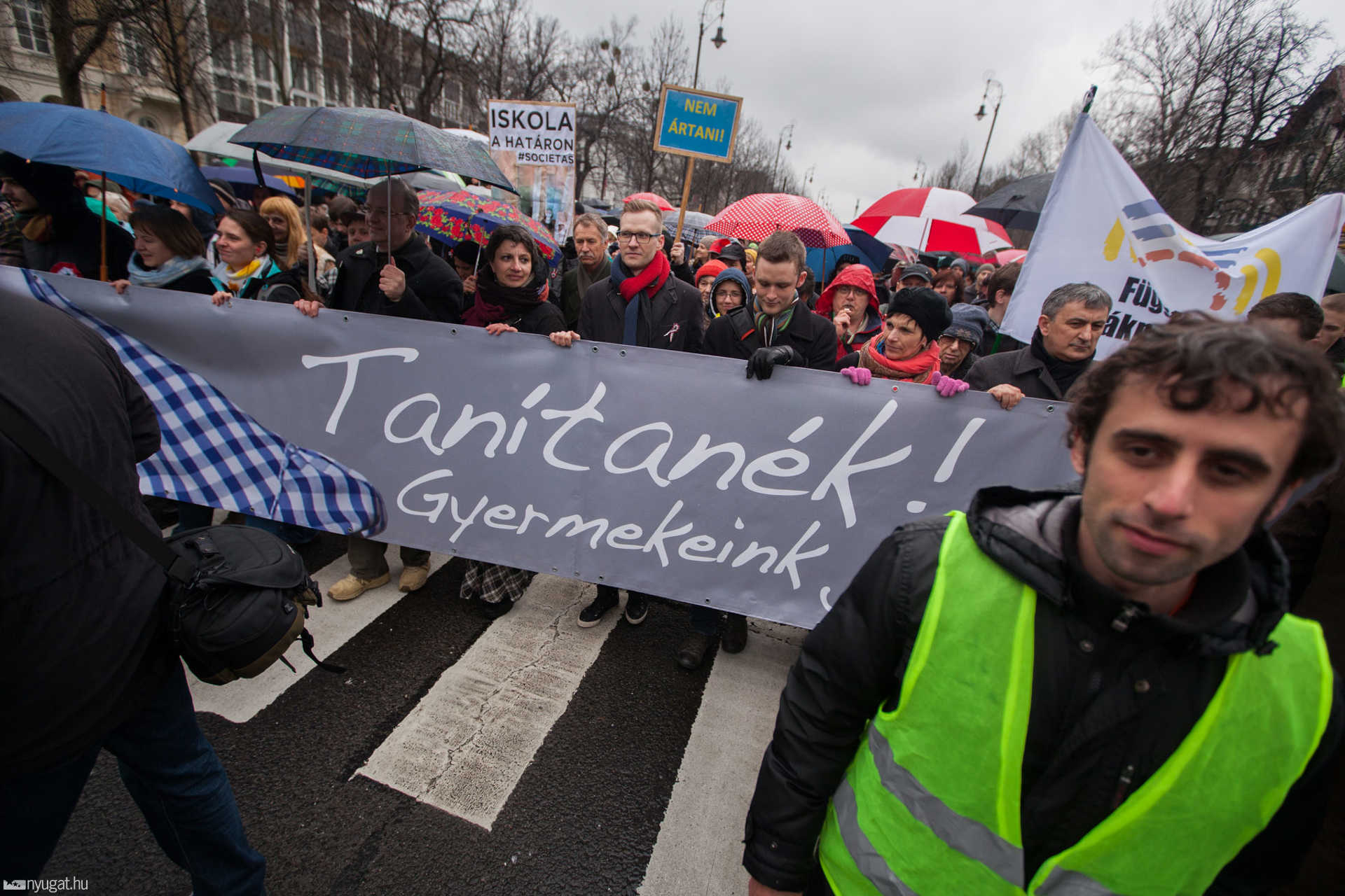 Tüntetés az oktatás szabadságáért március 15-én Budapesten