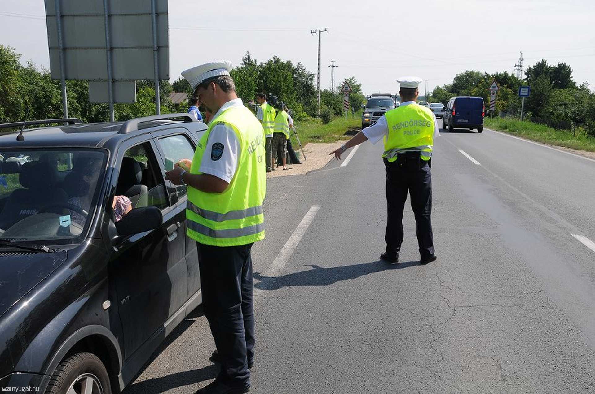 Hiába a villogtatás, akad munka bőven