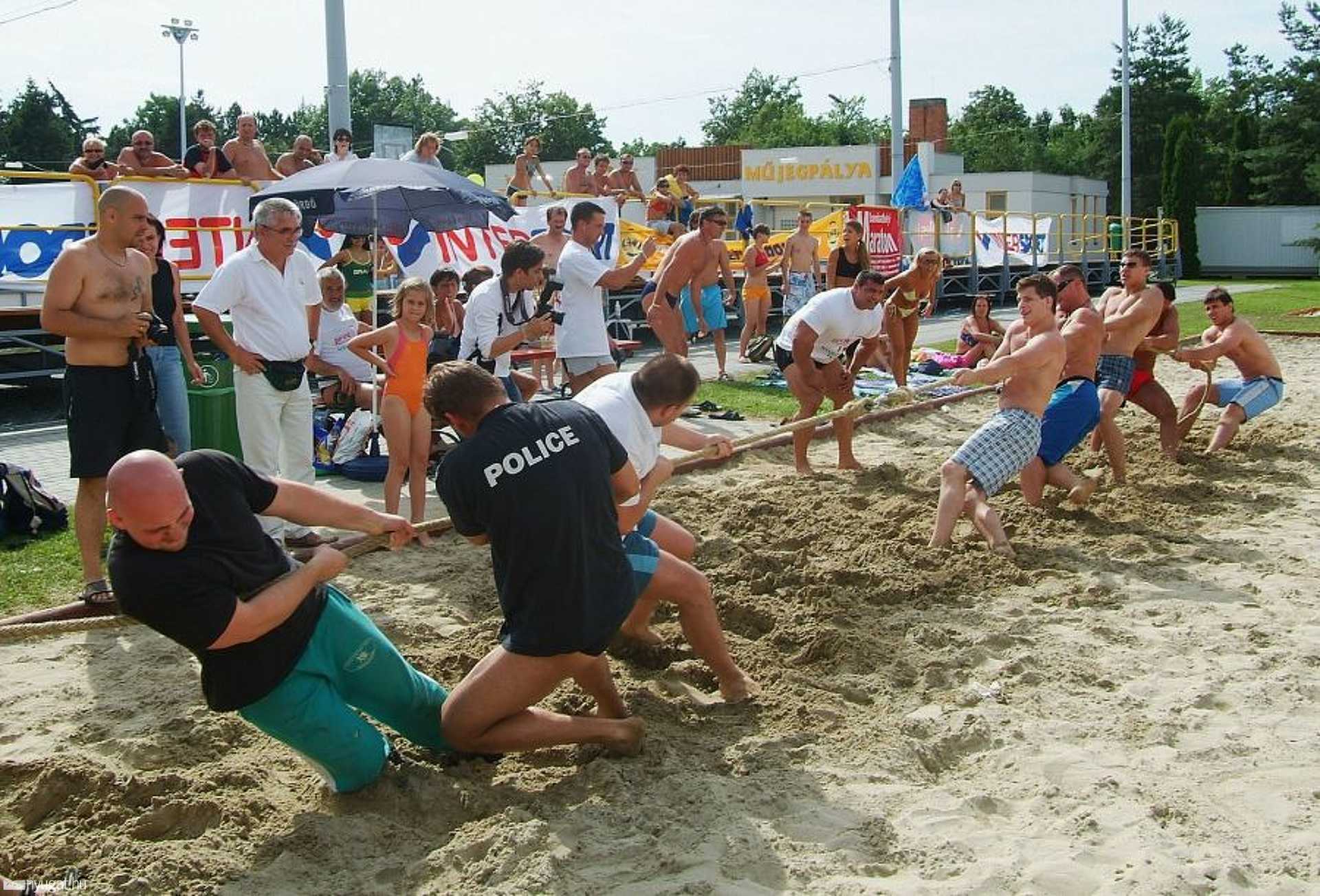 Szolgálunk és húzunk