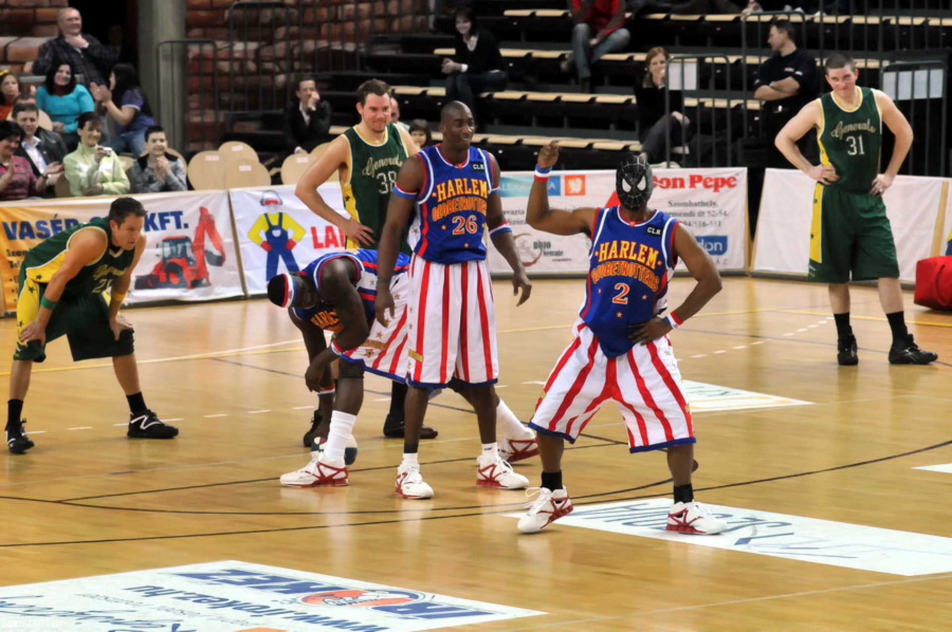 Közönség, Harlem Globetrotters, Globie - a legnagyobb galéria