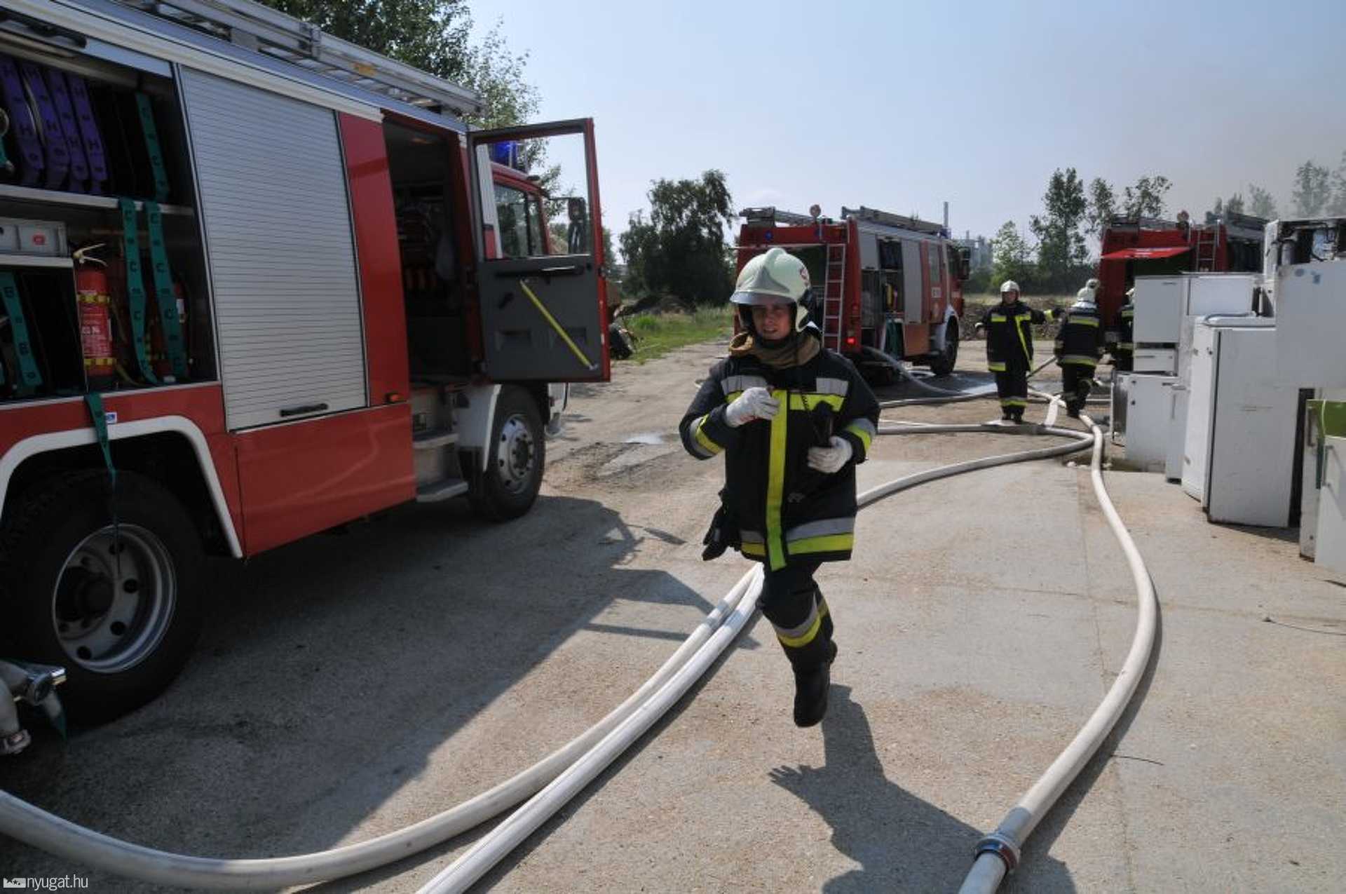 További képek a tűzről