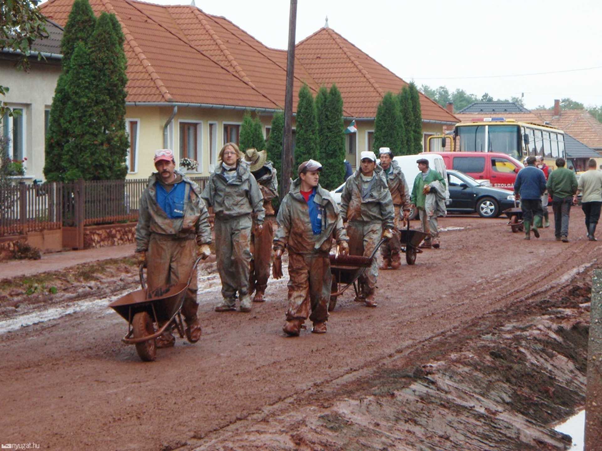 Kolontár a vörösiszap alatt
