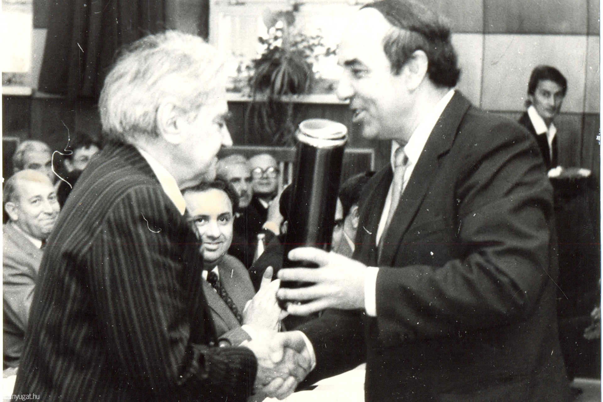 A város díszpolgárává választották Weöres Sándort
