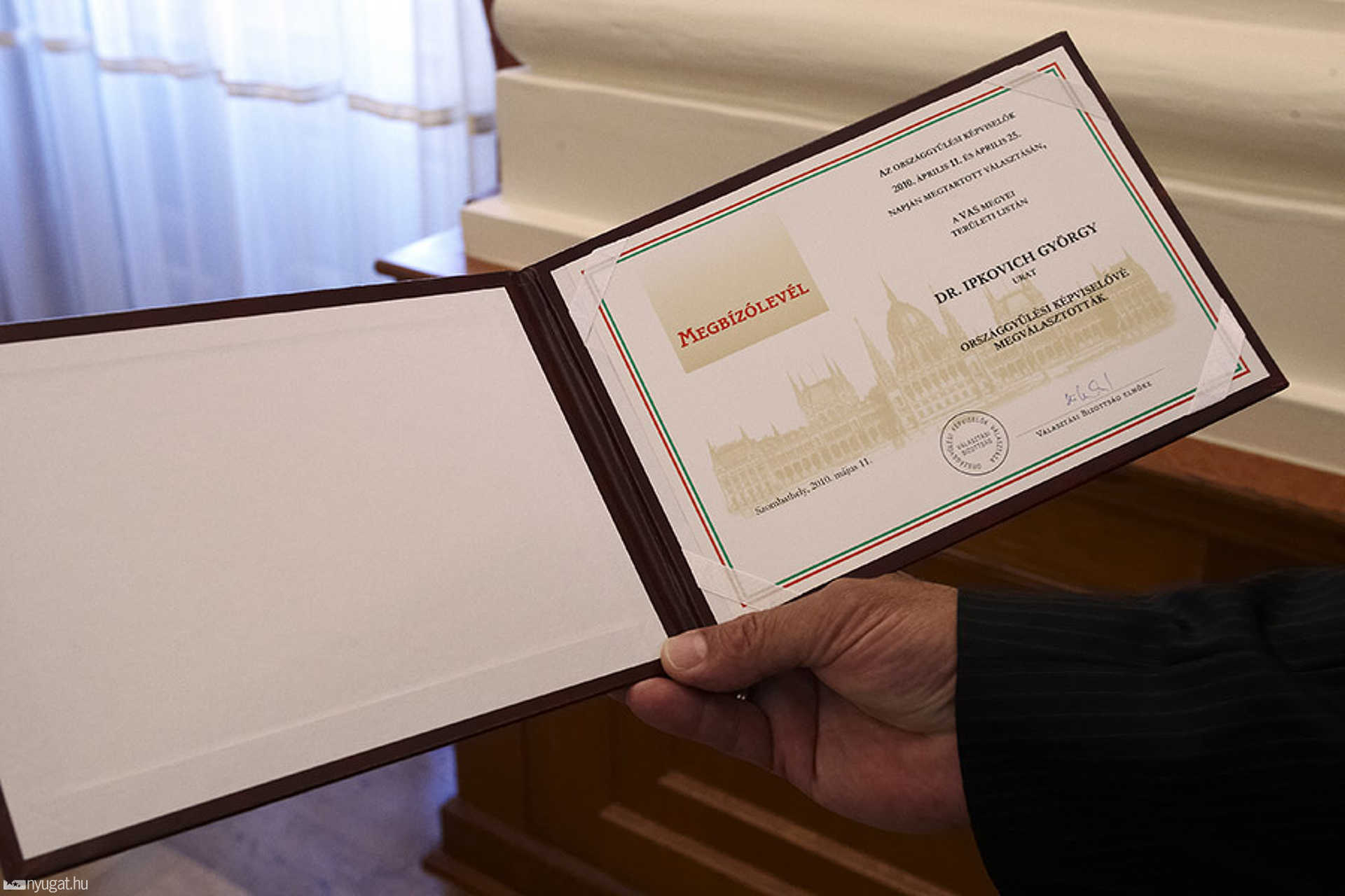 Megkapták mandátumukat a Vas megyei képviselők