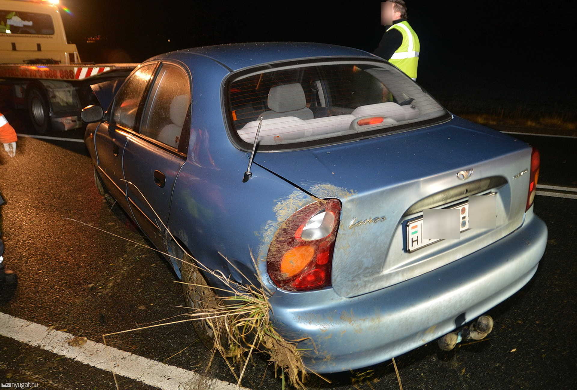 Árokba csapódott a Daewoo a 89-esen