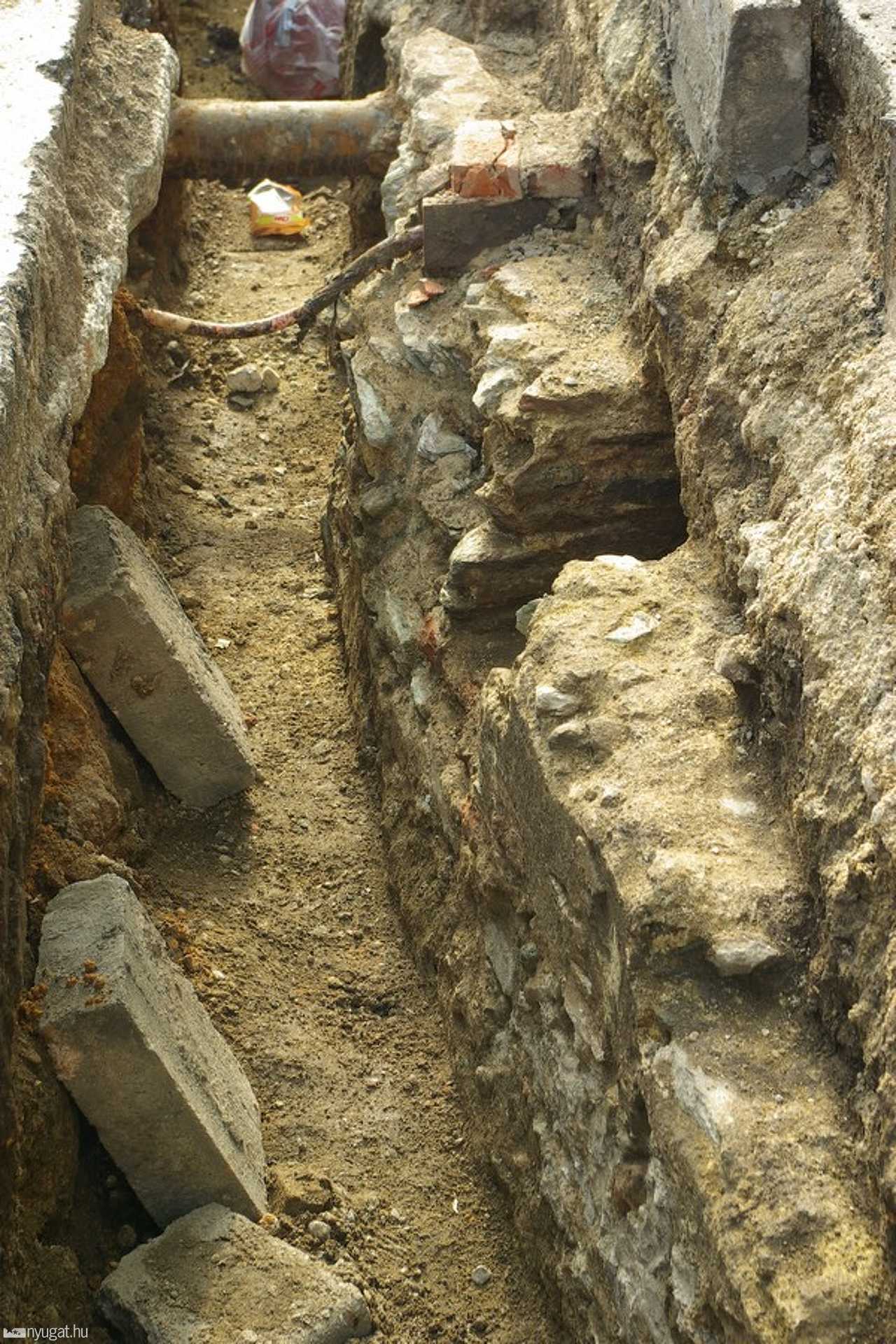 régészeti leletek a Petőfi uton