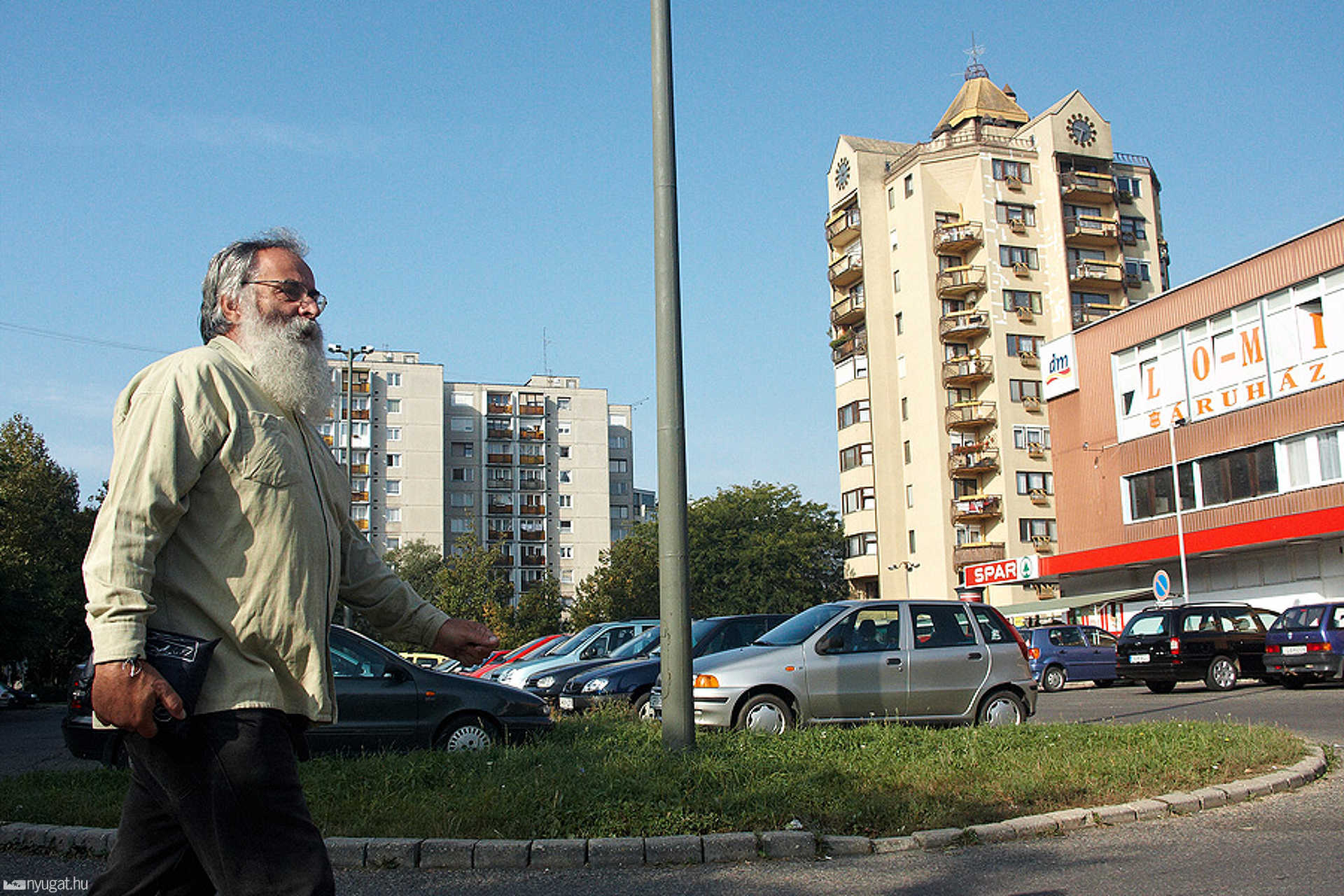 Autómentes napi verseny: gyalog és busszal