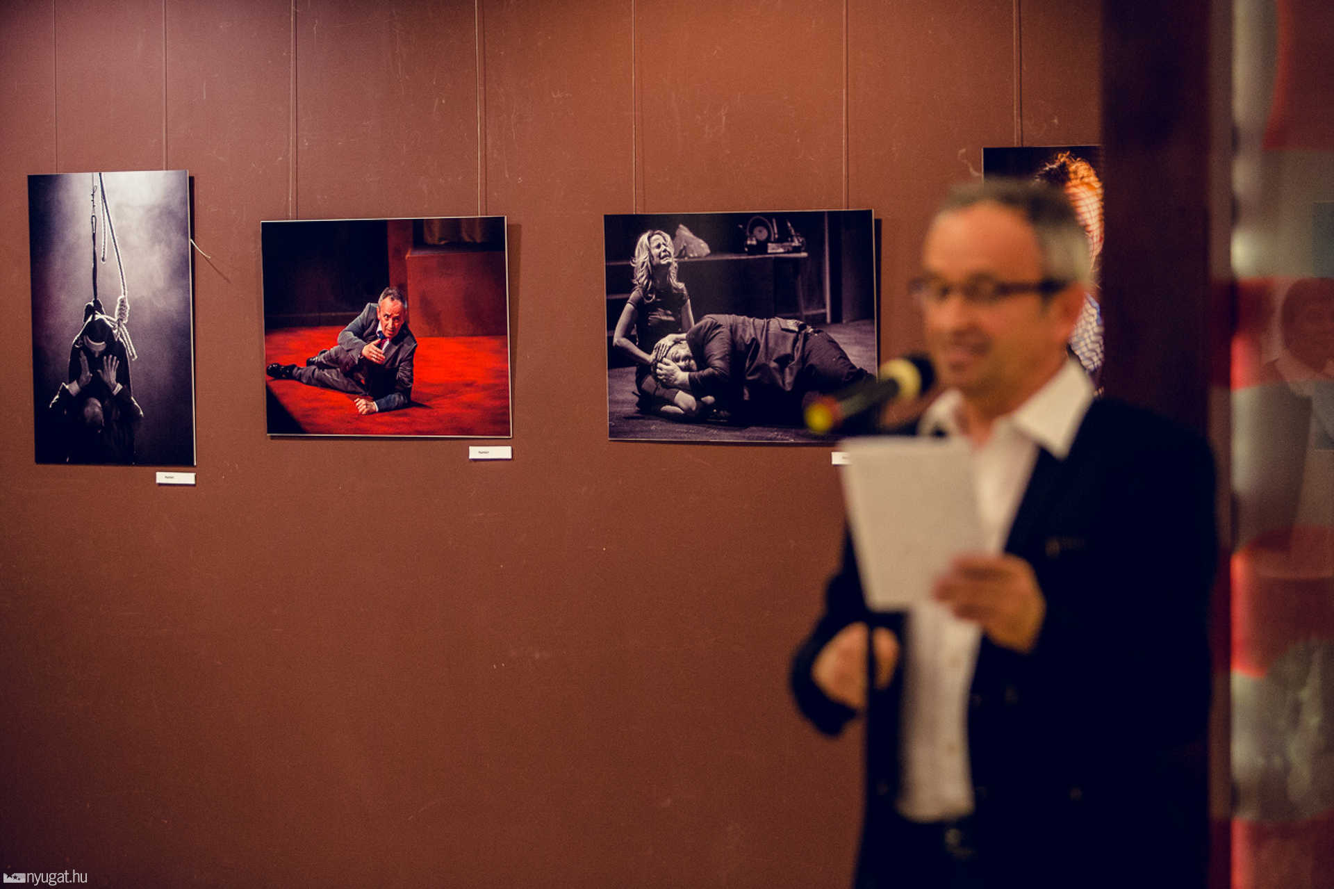 Fényévad távolság: Mészáros Zsolt fotókiállítása