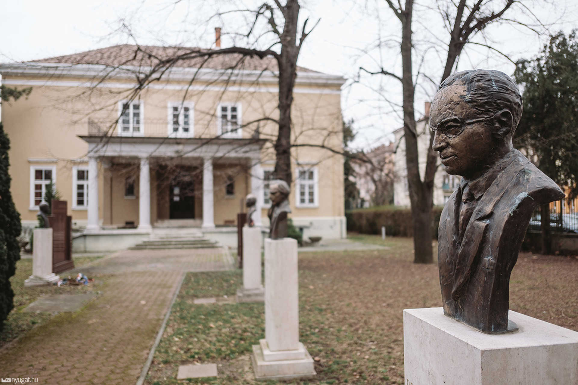Görög Dénes mellszobra Szombathelyen