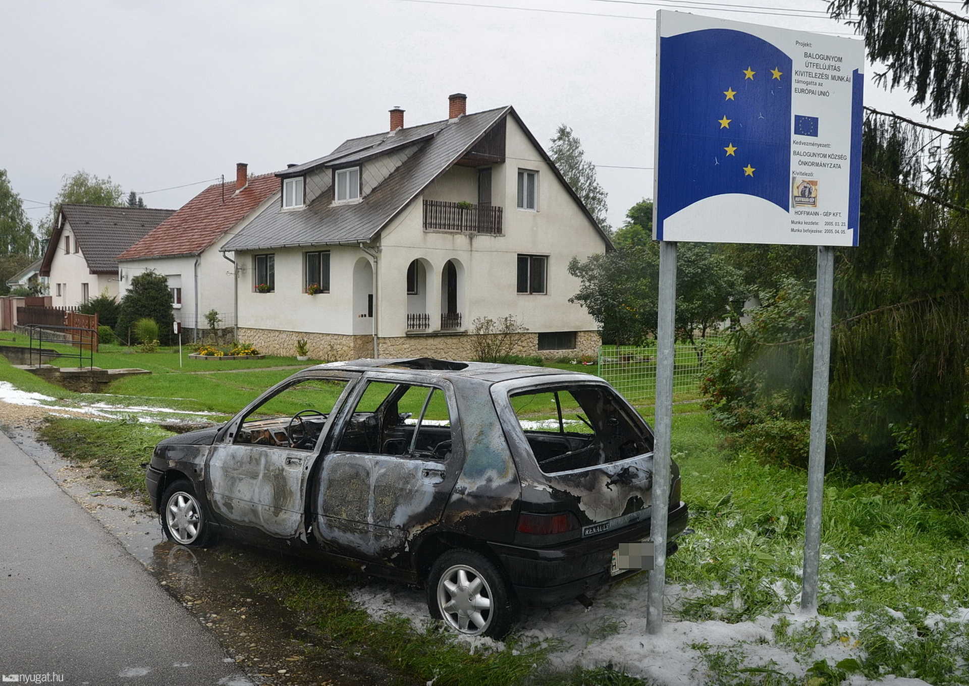 Kiégett egy autó Balogunyomnál