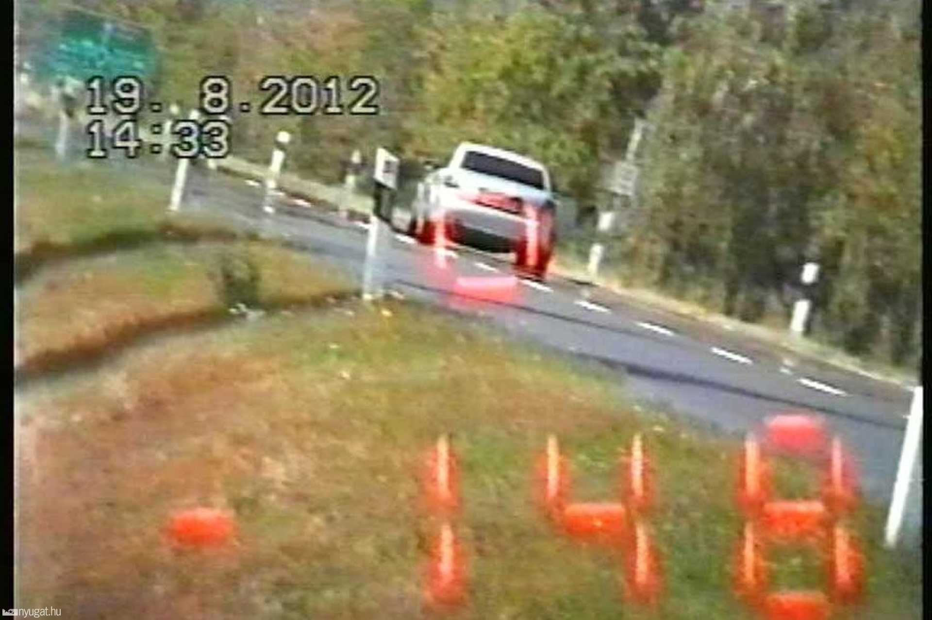 Még mindig a 84-es, 148 km/h