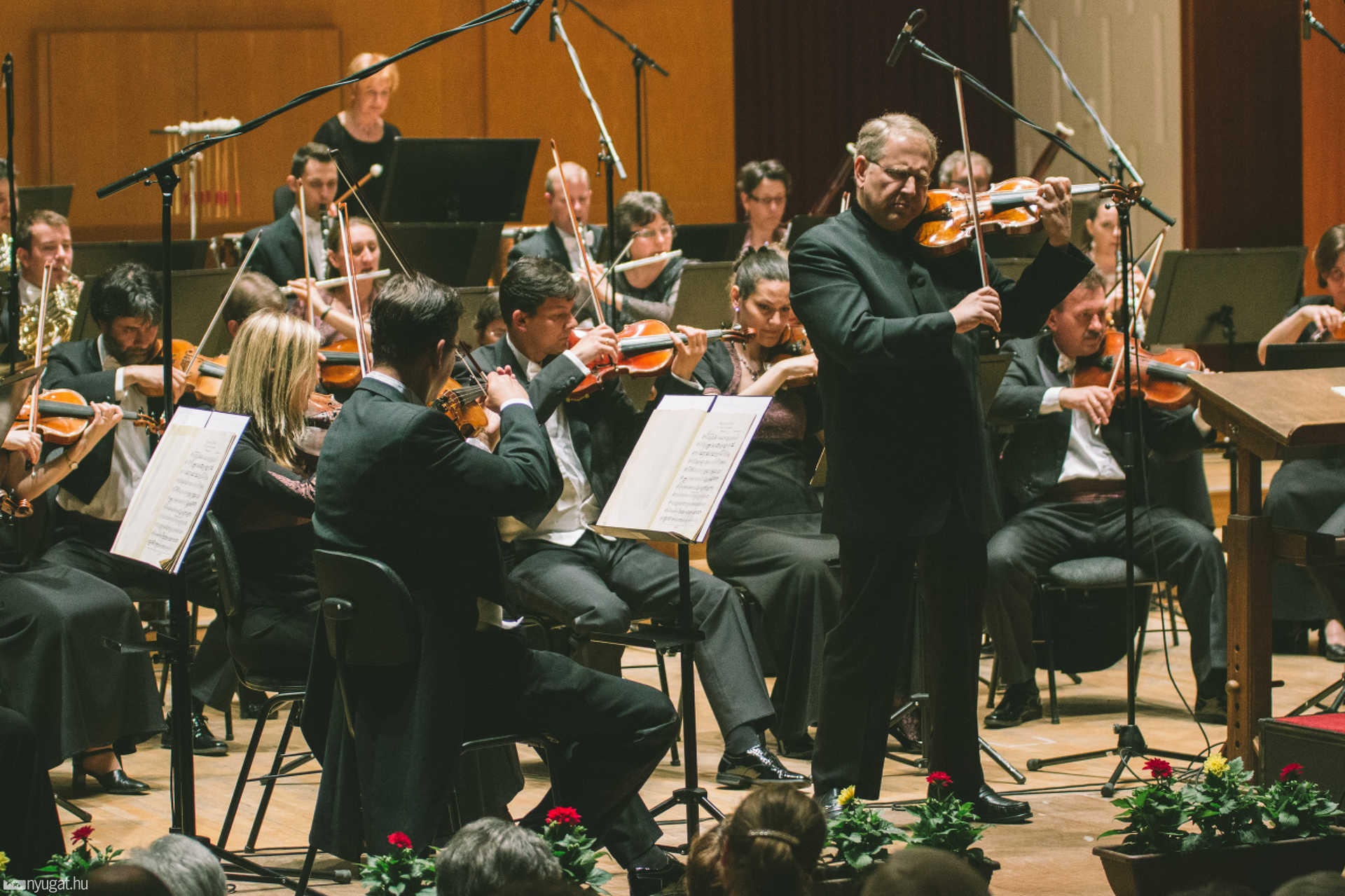 Shlomo Mintz és Vásáry Tamás a Savaria Szimfonikus Zenekarral